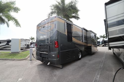 2007 Winnebago Vectra 40KD