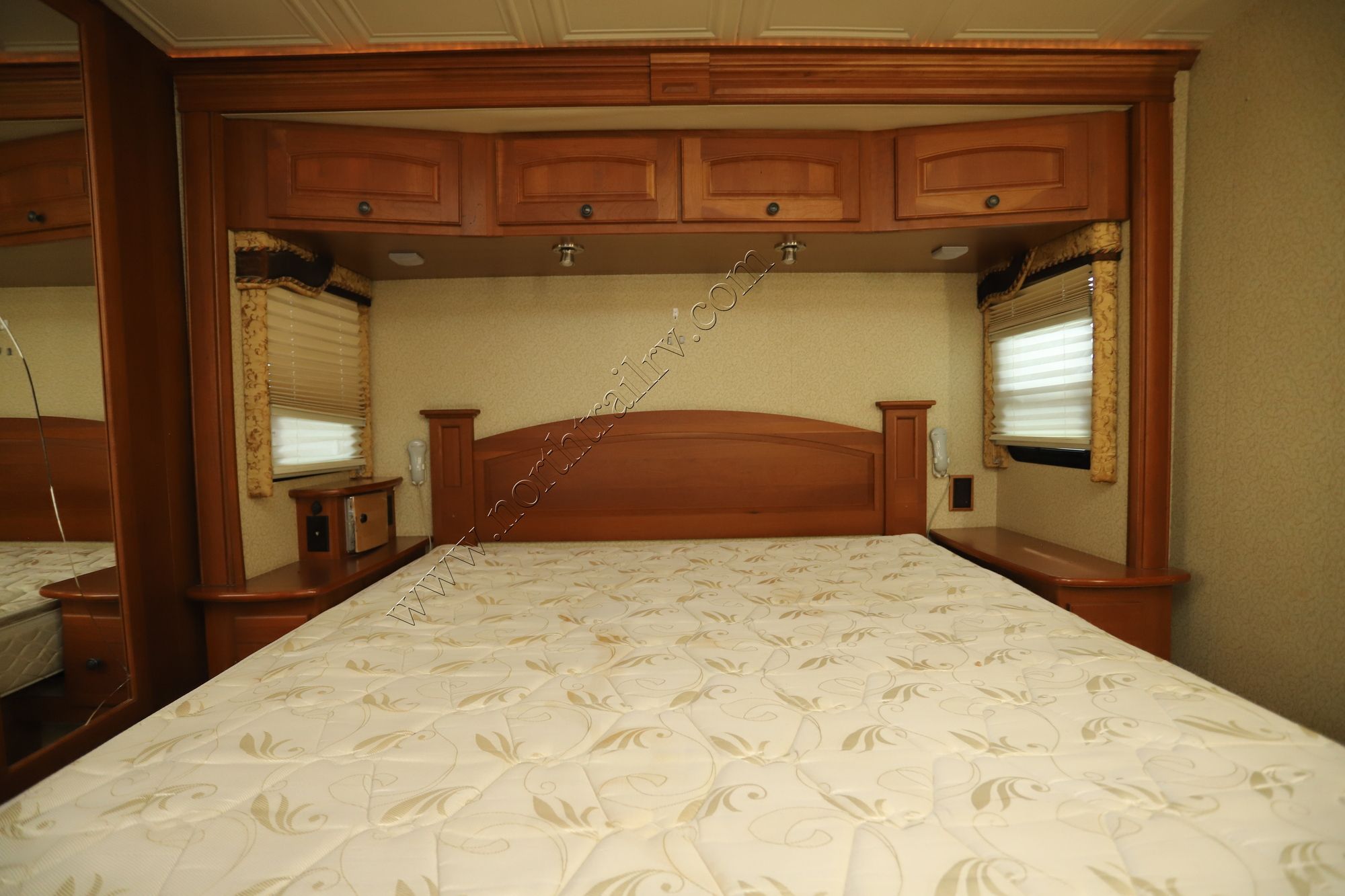 Used 2007 Winnebago Vectra 40KD Class A  For Sale