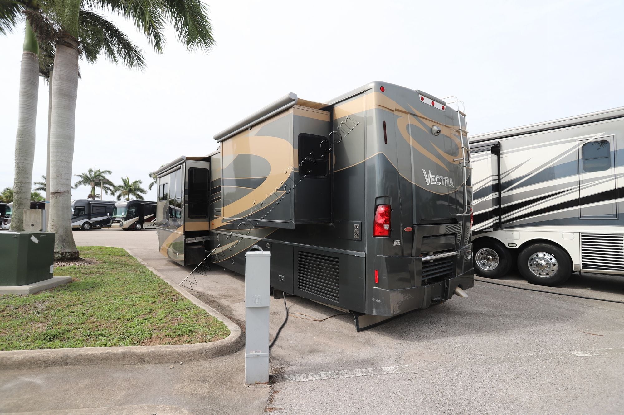 Used 2007 Winnebago Vectra 40KD Class A  For Sale