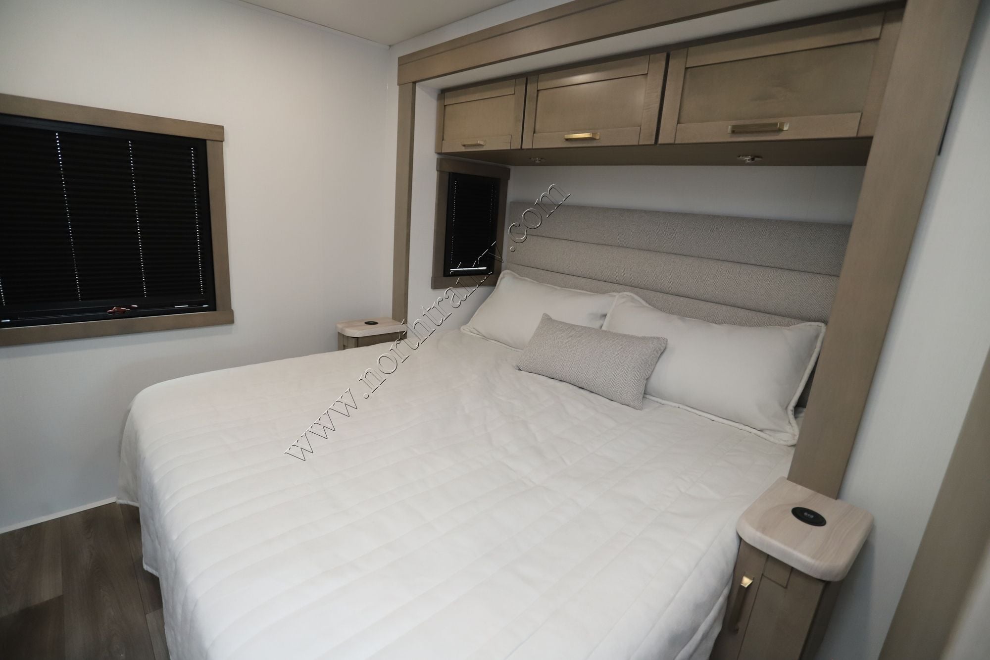 New 2027 Jayco Precept 31UL Class A  For Sale