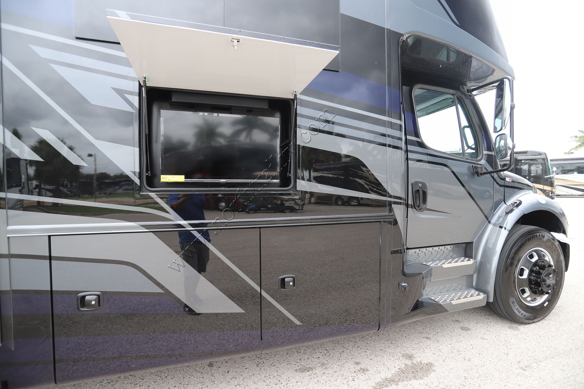 New 2027 Tiffin Motor Homes Allegro Bay 34DB Super C  For Sale
