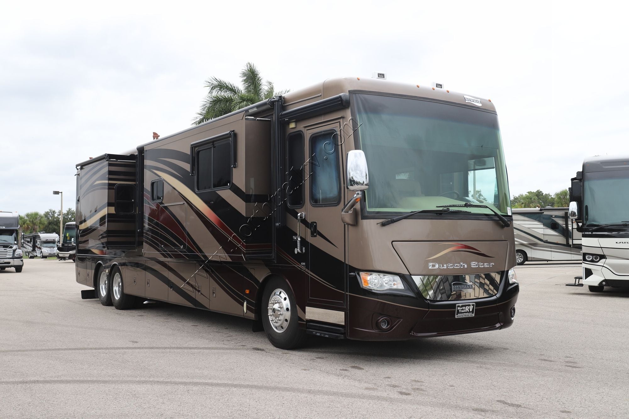 Used 2013 Newmar Dutch Star 4344 Class A  For Sale
