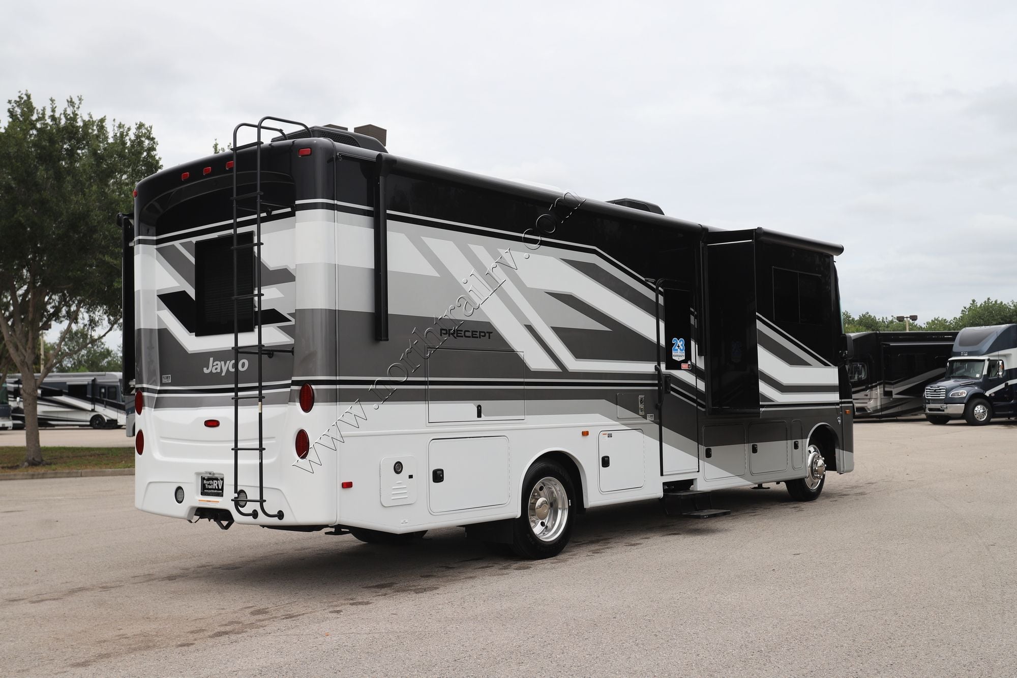 New 2027 Jayco Precept 31UL Class A  For Sale