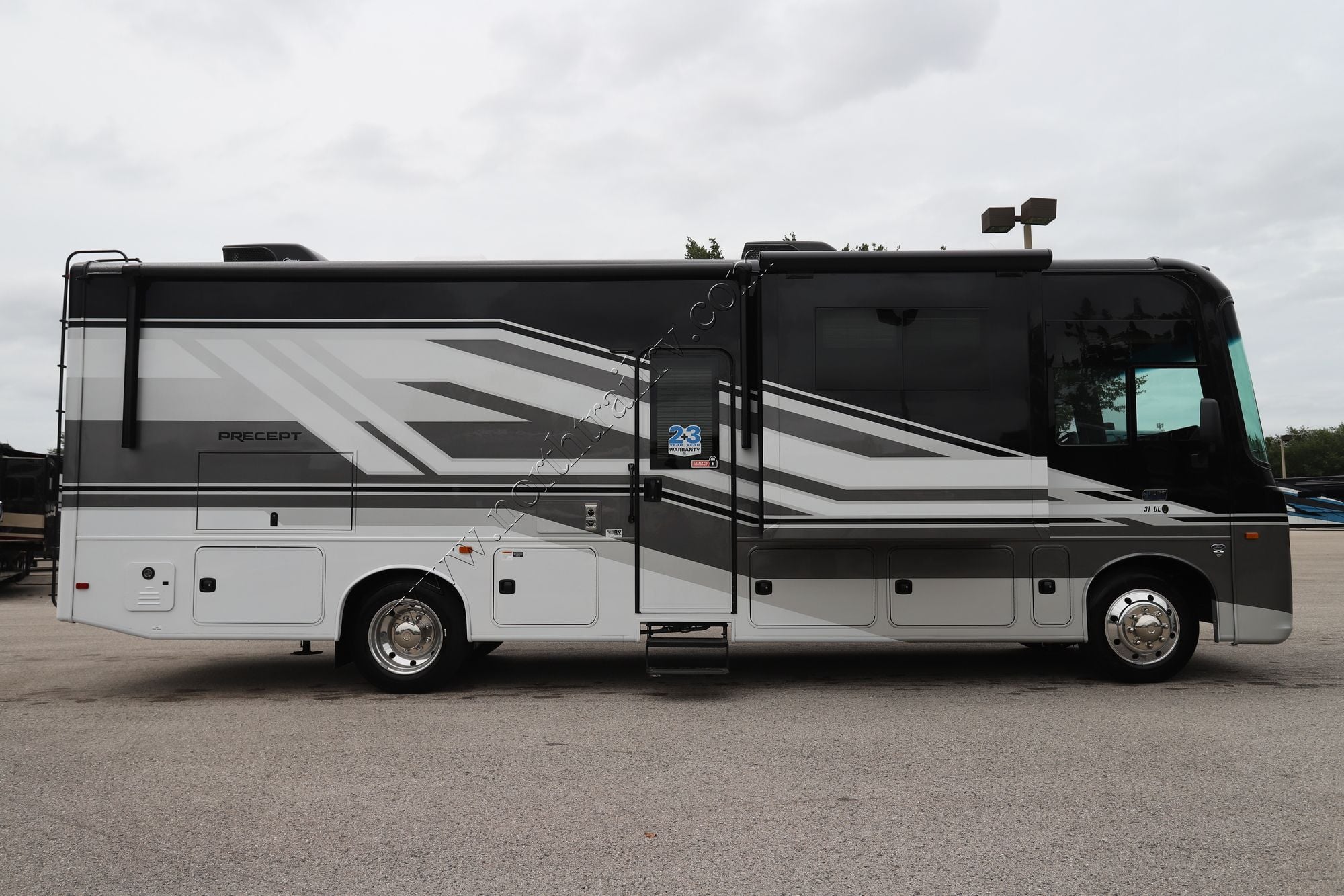 New 2027 Jayco Precept 31UL Class A  For Sale