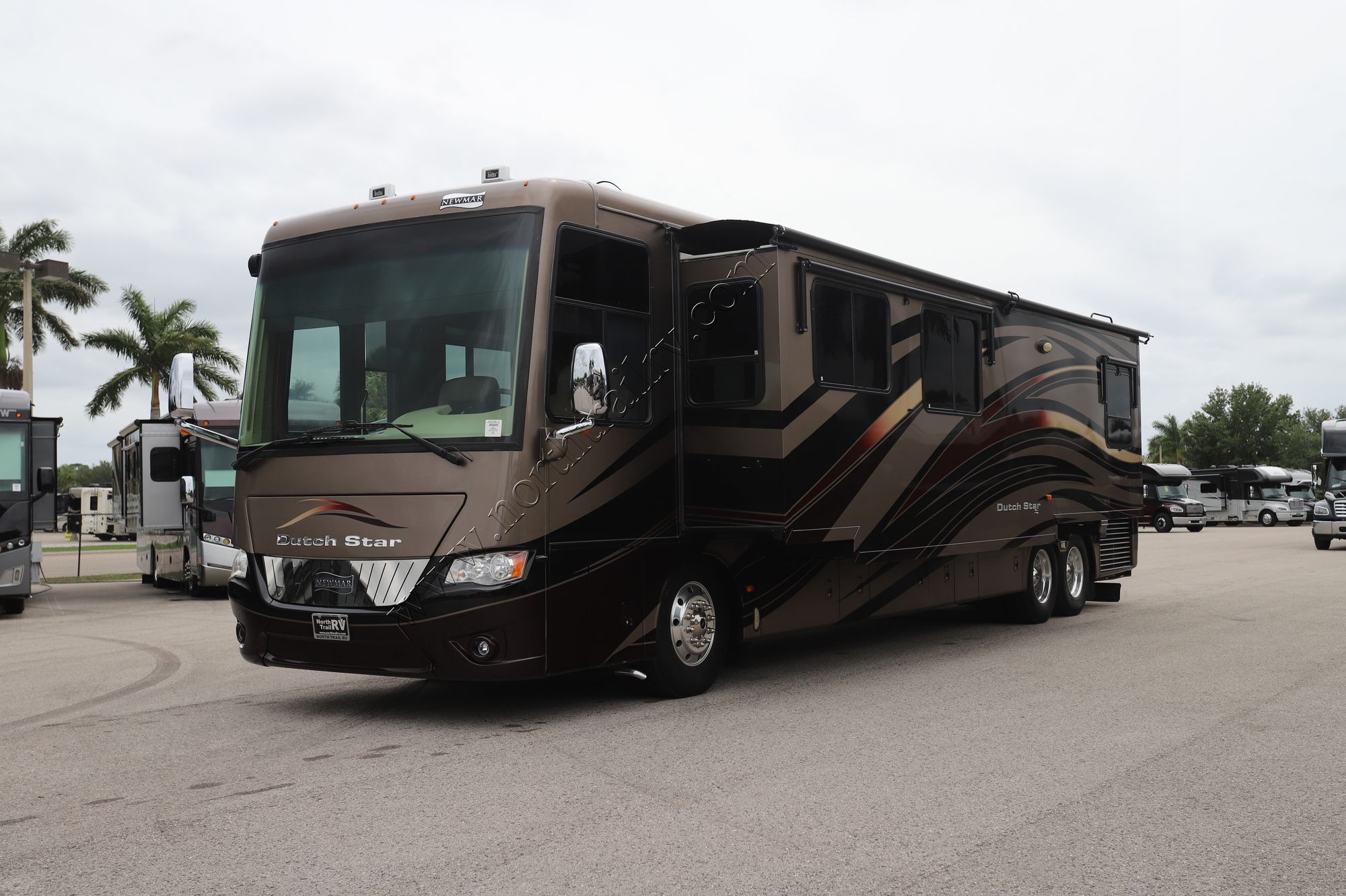 Used 2013 Newmar Dutch Star 4344 Class A  For Sale