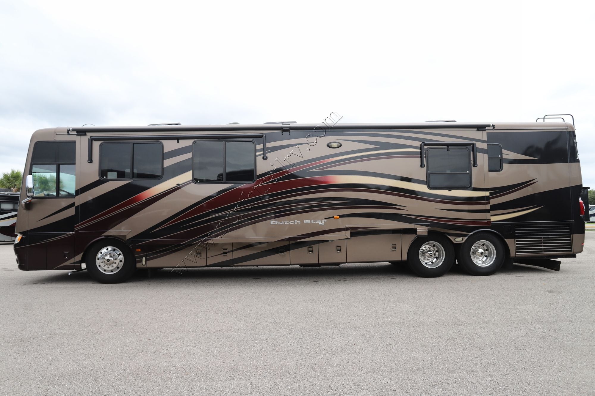 Used 2013 Newmar Dutch Star 4344 Class A  For Sale