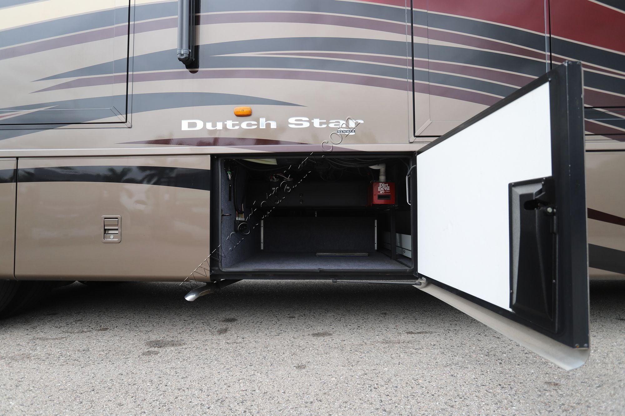 Used 2013 Newmar Dutch Star 4344 Class A  For Sale