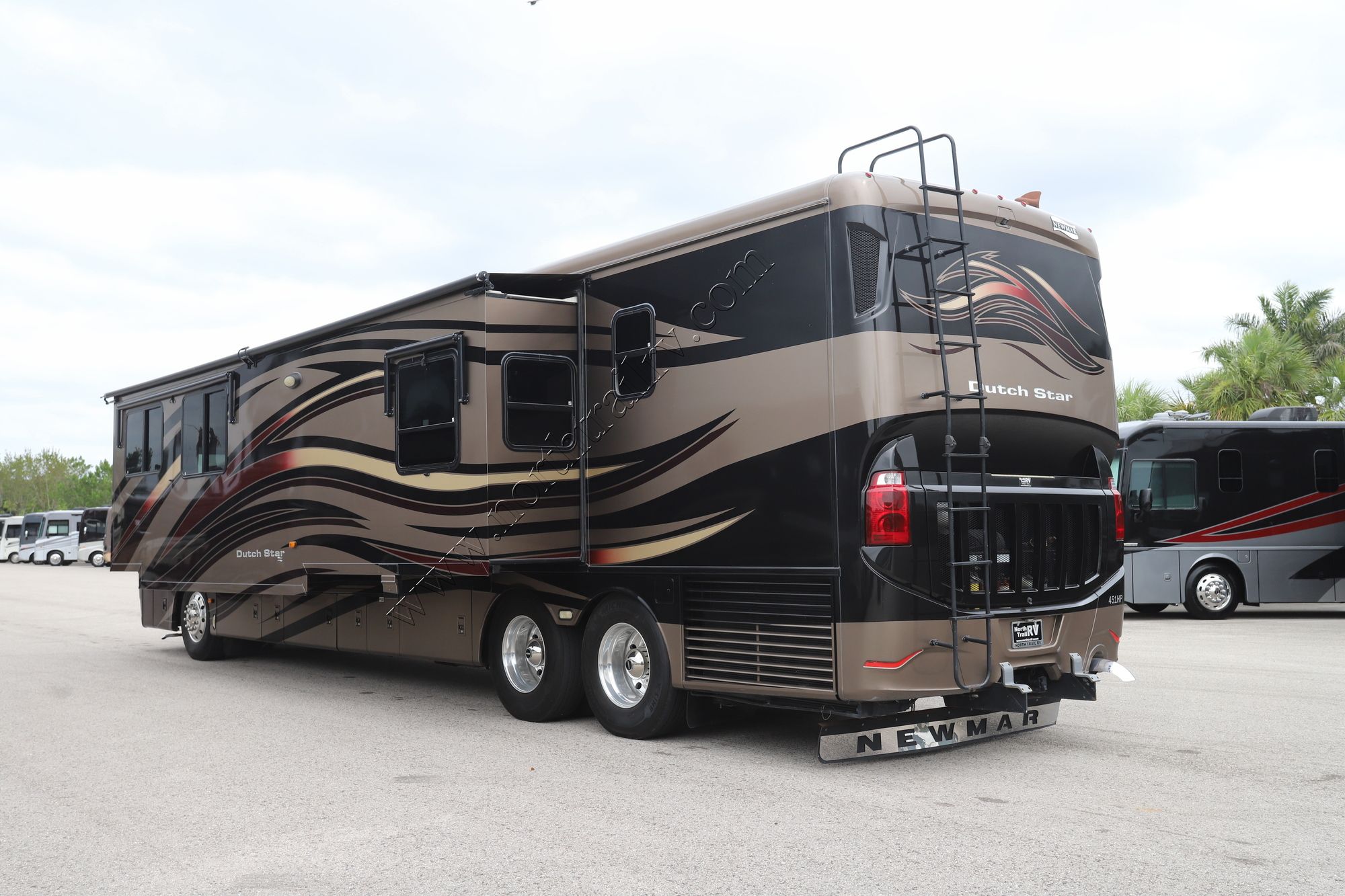 Used 2013 Newmar Dutch Star 4344 Class A  For Sale