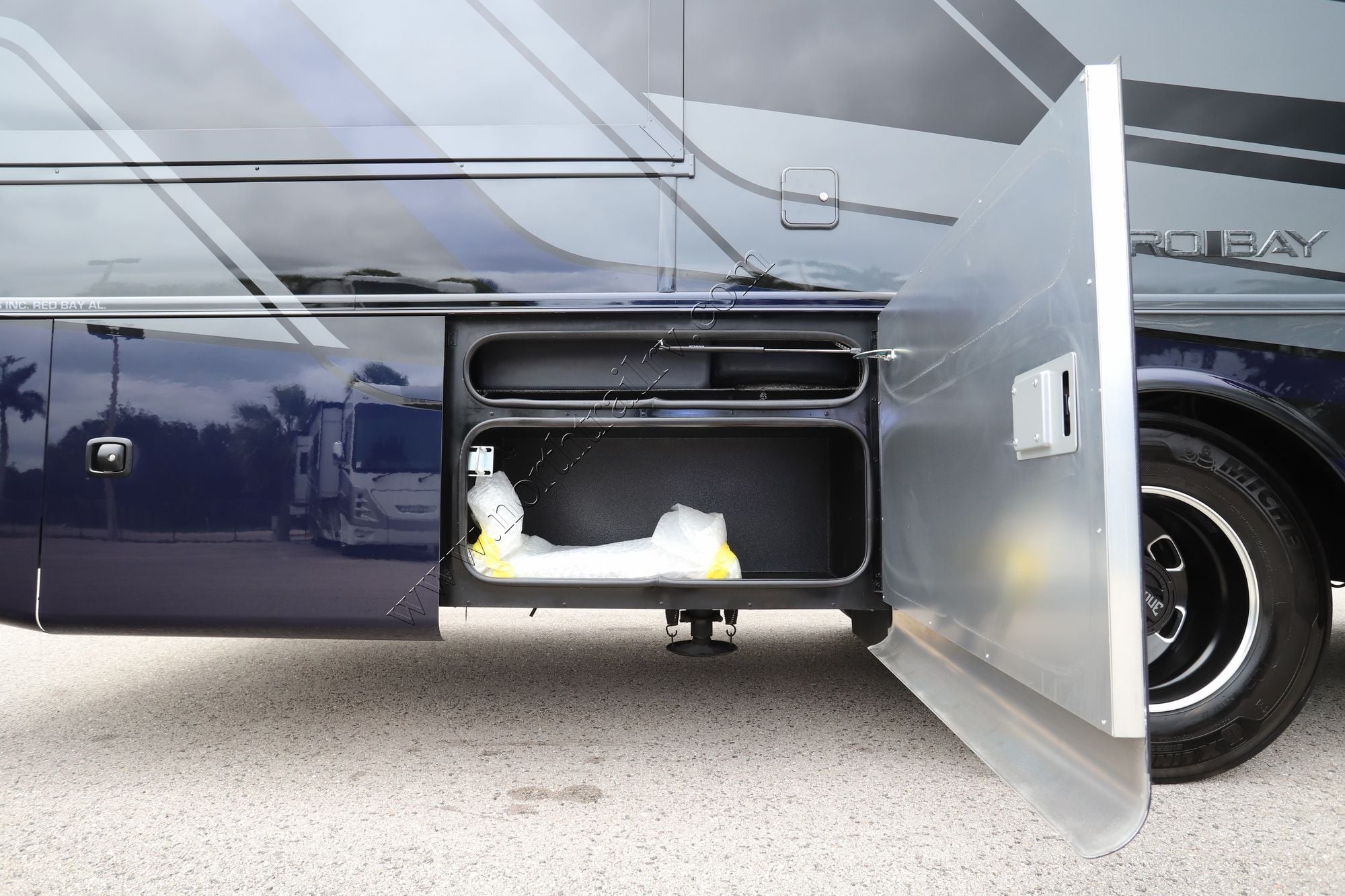 New 2027 Tiffin Motor Homes Allegro Bay 34DB Super C  For Sale
