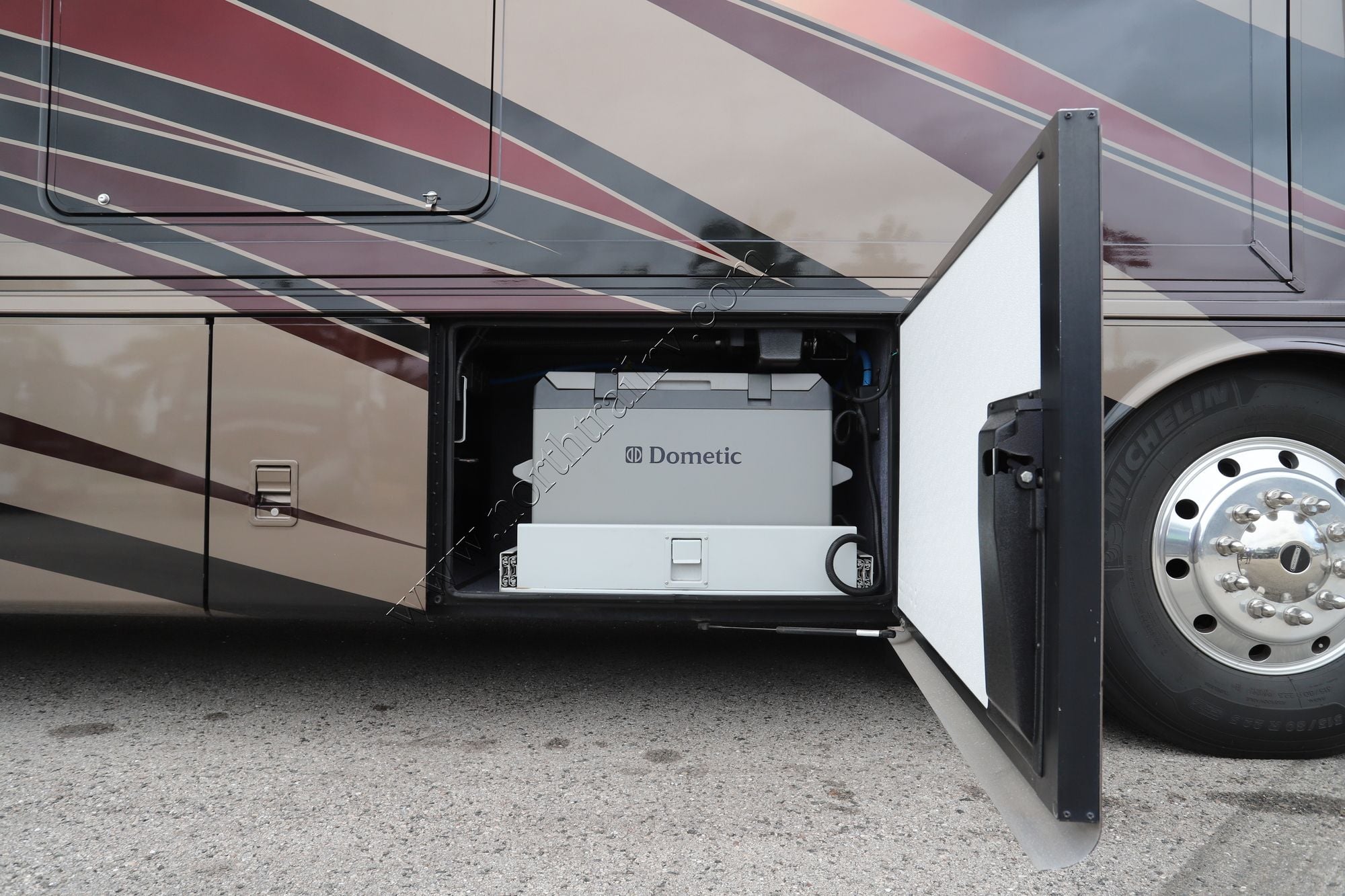 Used 2013 Newmar Dutch Star 4344 Class A  For Sale