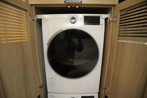 2026 Dynamax Europa 37CA
