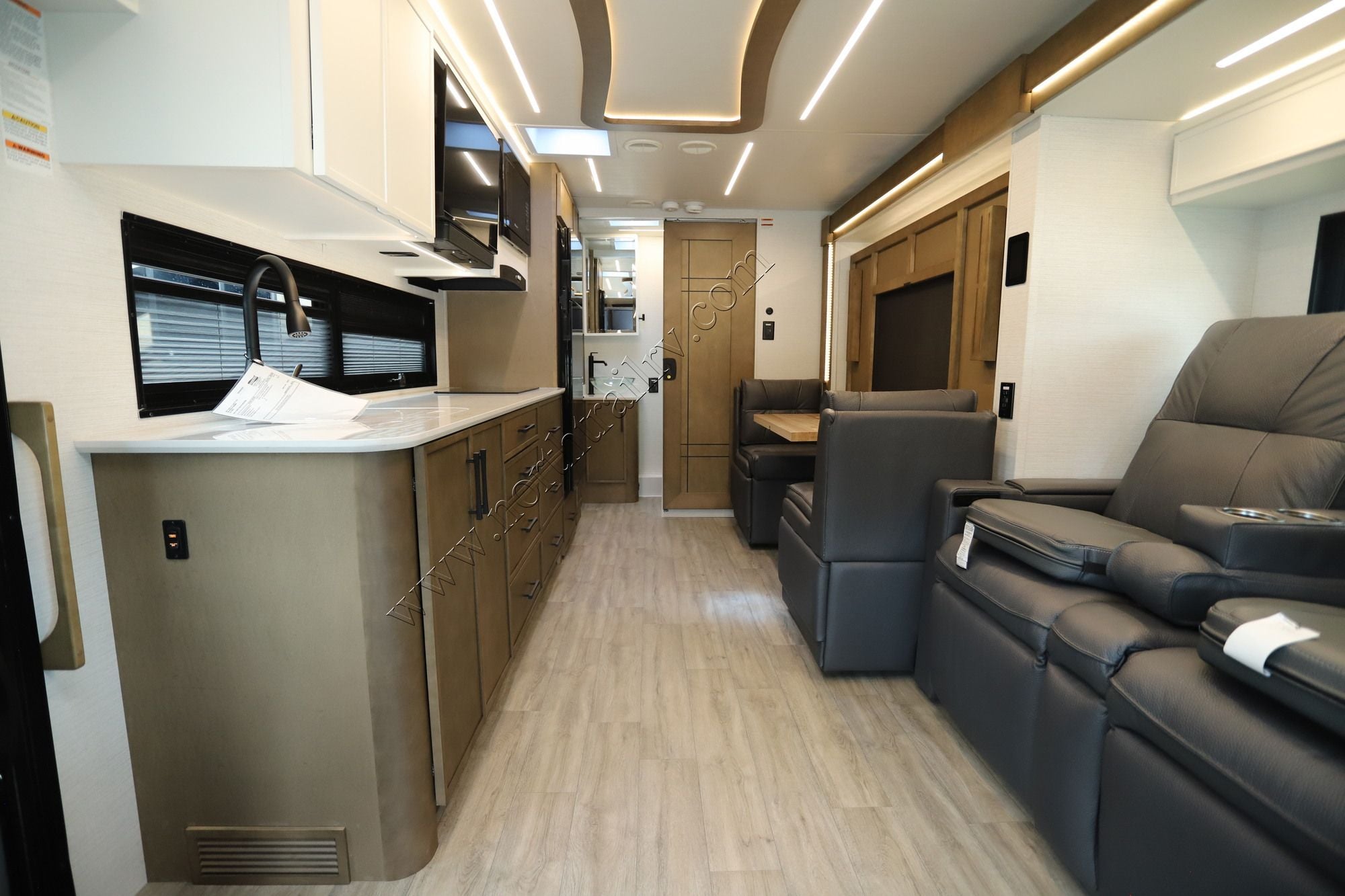 New 2026 Newmar Freedom Aire 2515 Class C  For Sale