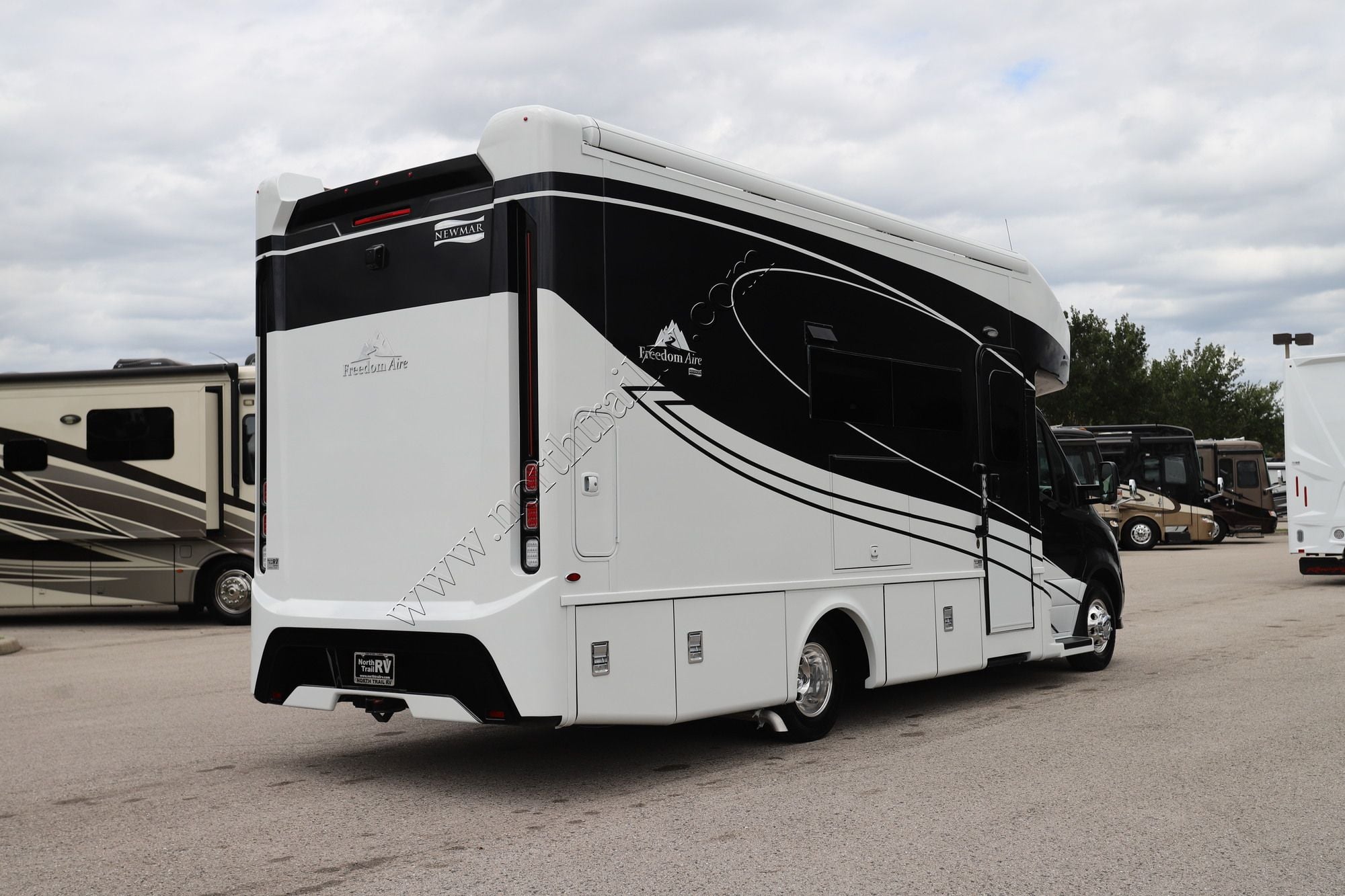 New 2026 Newmar Freedom Aire 2515 Class C  For Sale
