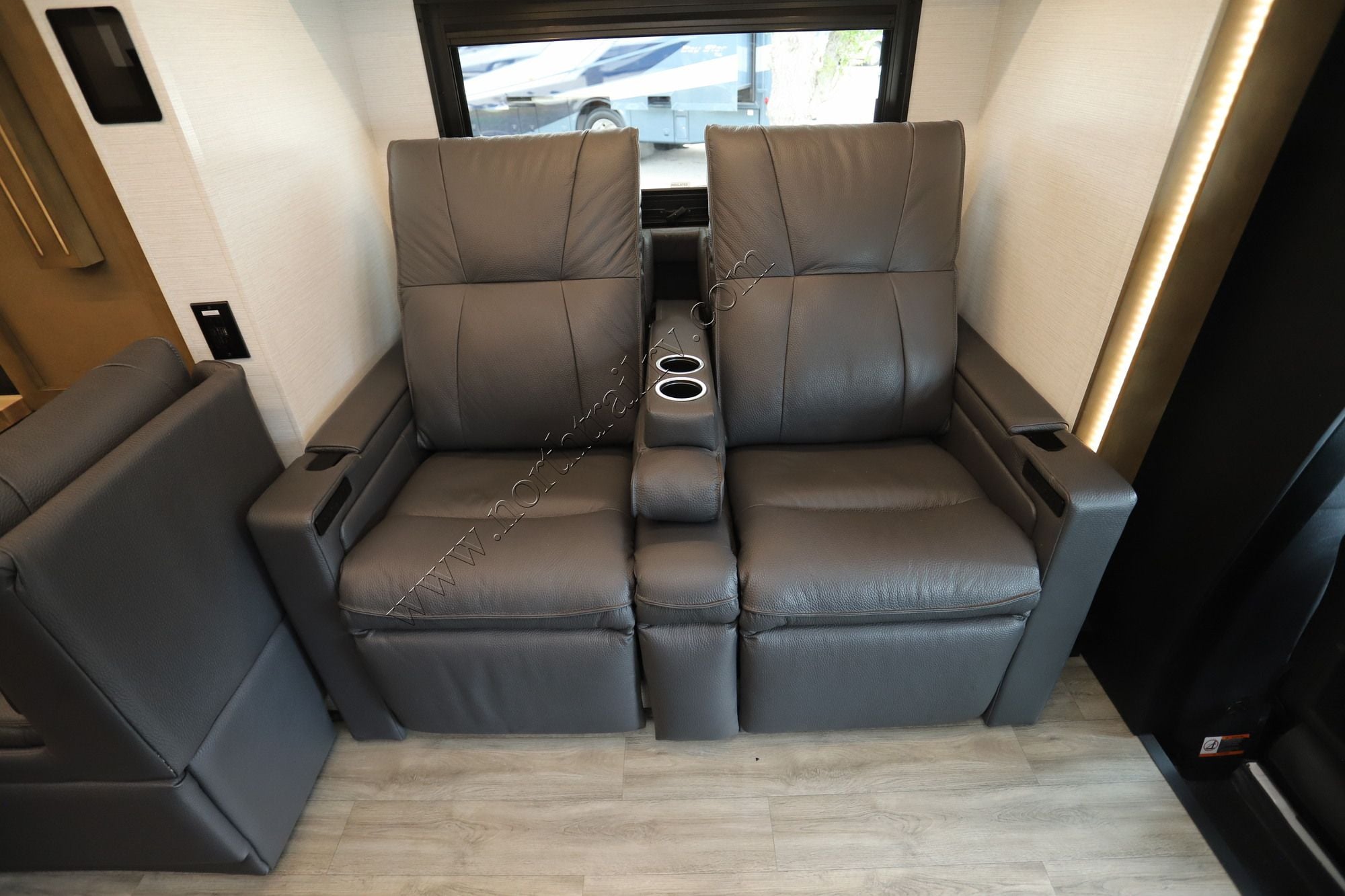 New 2026 Newmar Freedom Aire 2515 Class C  For Sale