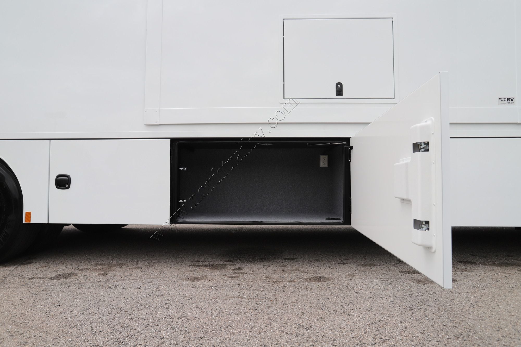 New 2027 Renegade Rv Valencia 39RB Super C  For Sale
