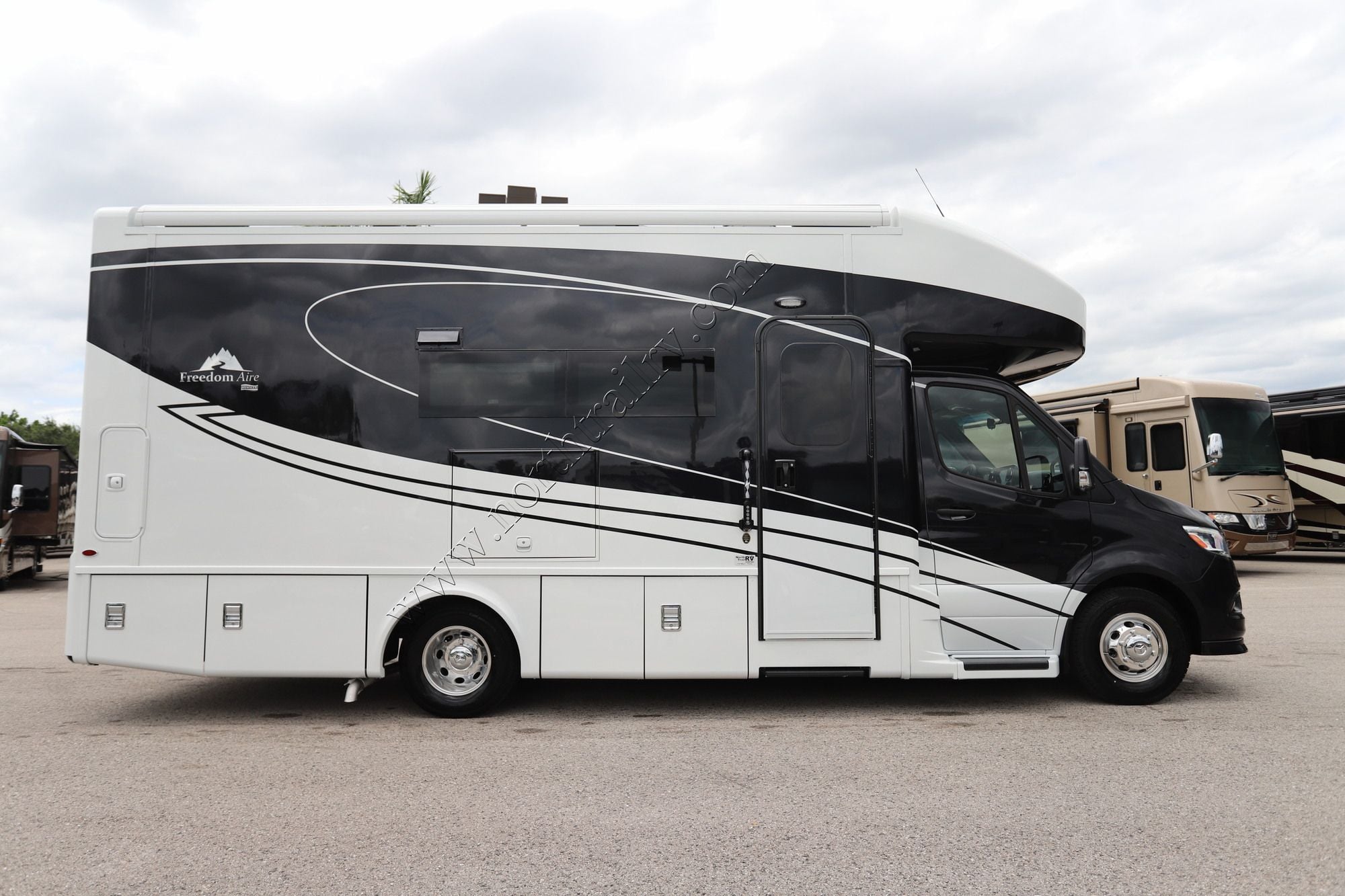 New 2026 Newmar Freedom Aire 2515 Class C  For Sale