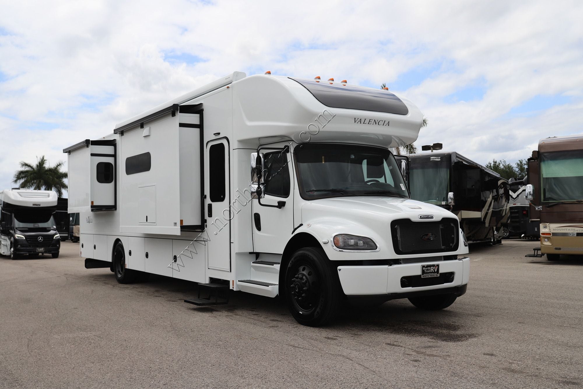 New 2027 Renegade Rv Valencia 39RB Super C  For Sale