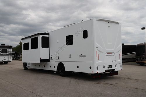 2027 Renegade Rv Valencia 39RB