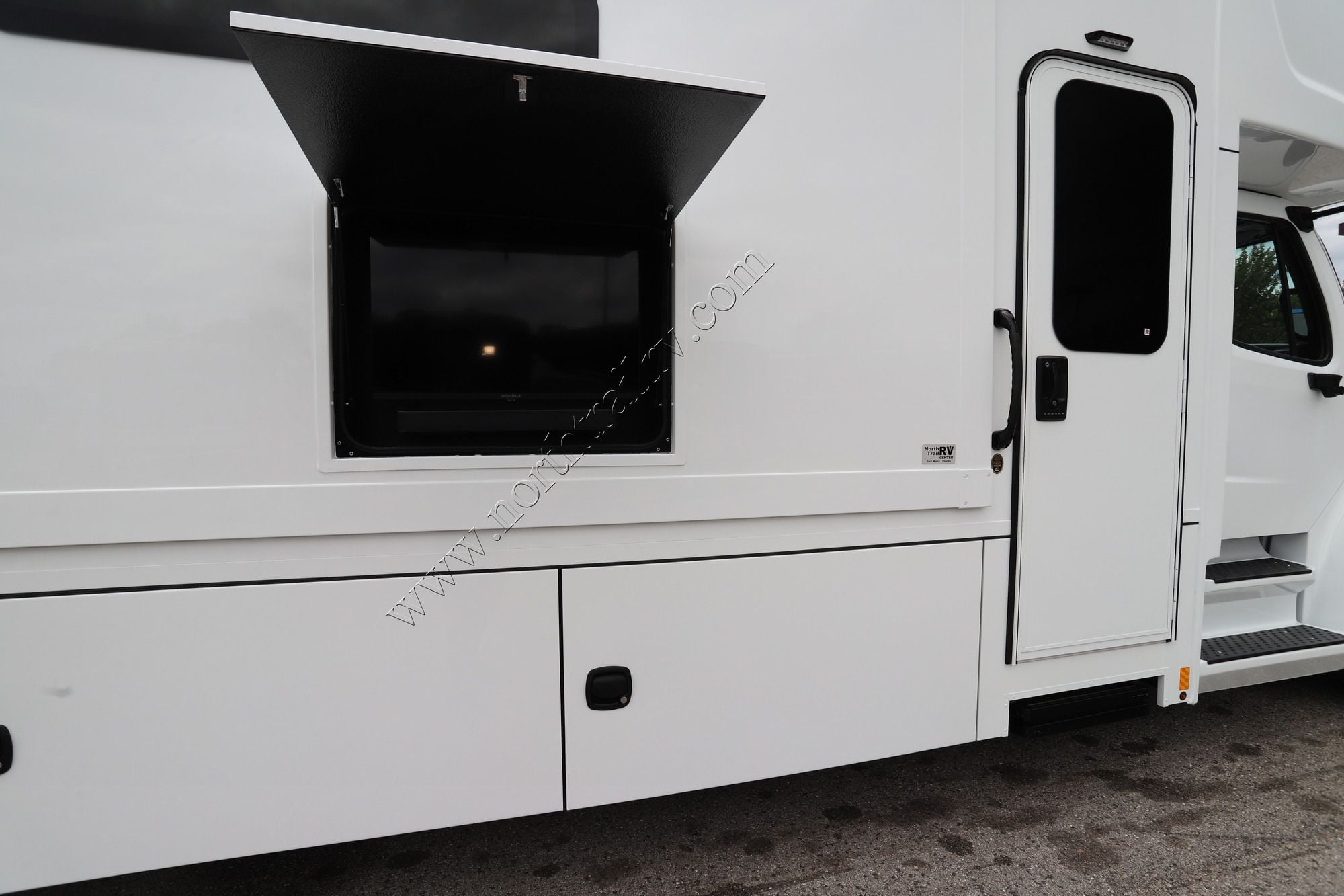 New 2027 Renegade Rv Valencia 39RB Super C  For Sale