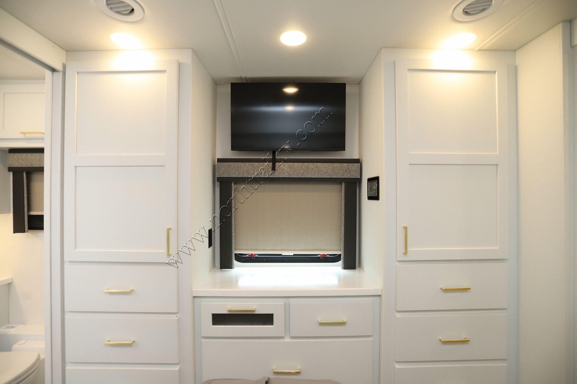 New 2027 Renegade Rv Valencia 39RB Super C  For Sale