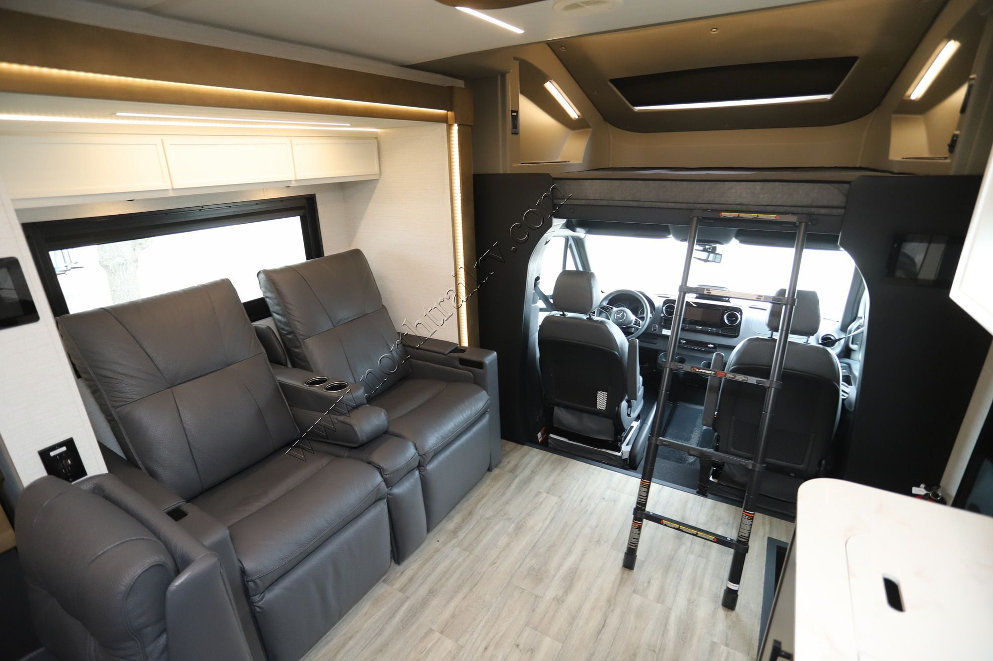 New 2026 Newmar Freedom Aire 2515 Class C  For Sale