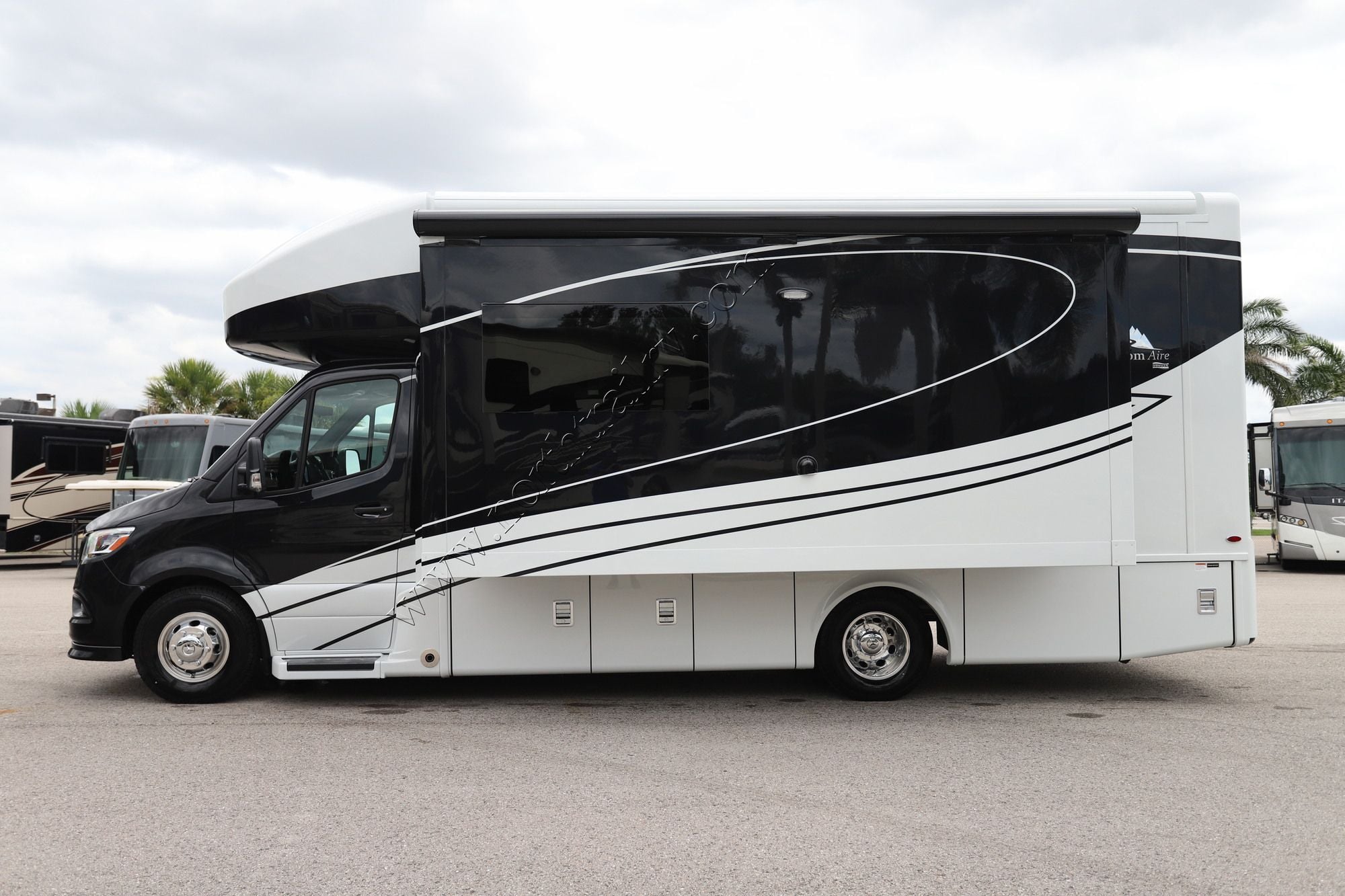 New 2026 Newmar Freedom Aire 2515 Class C  For Sale