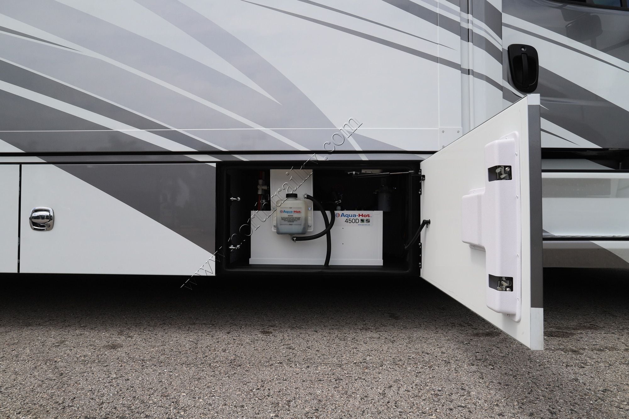 Used 2024 Renegade Rv Verona Le 40LRB Super C  For Sale