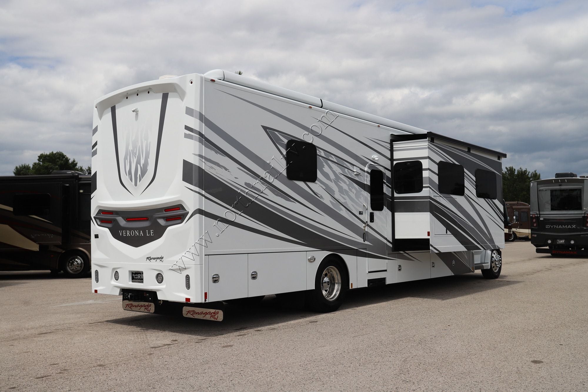 Used 2024 Renegade Rv Verona Le 40LRB Super C  For Sale