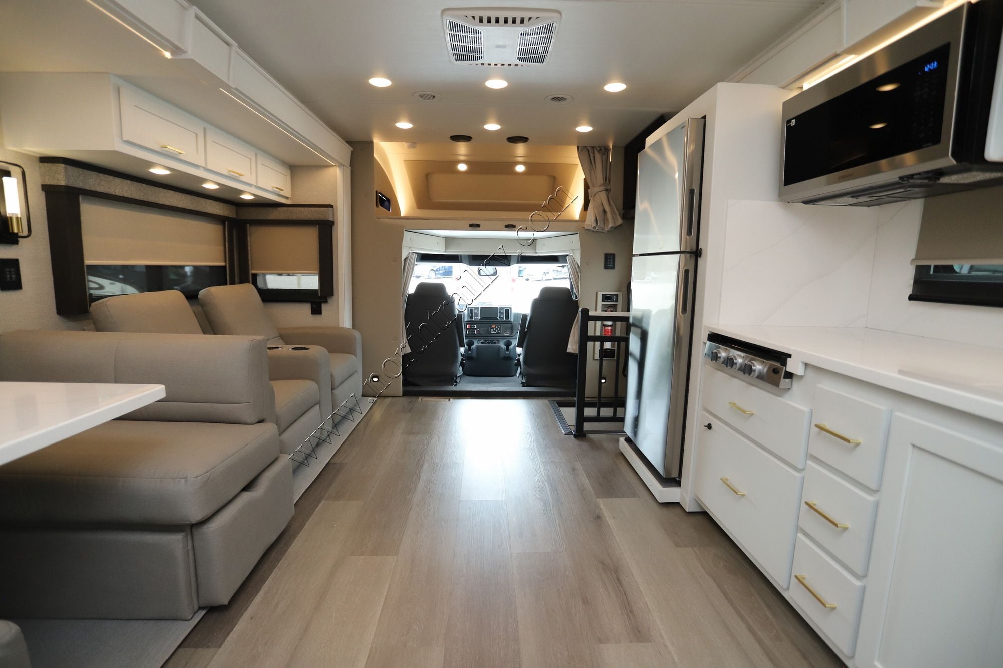New 2027 Renegade Rv Valencia 39RB Super C  For Sale