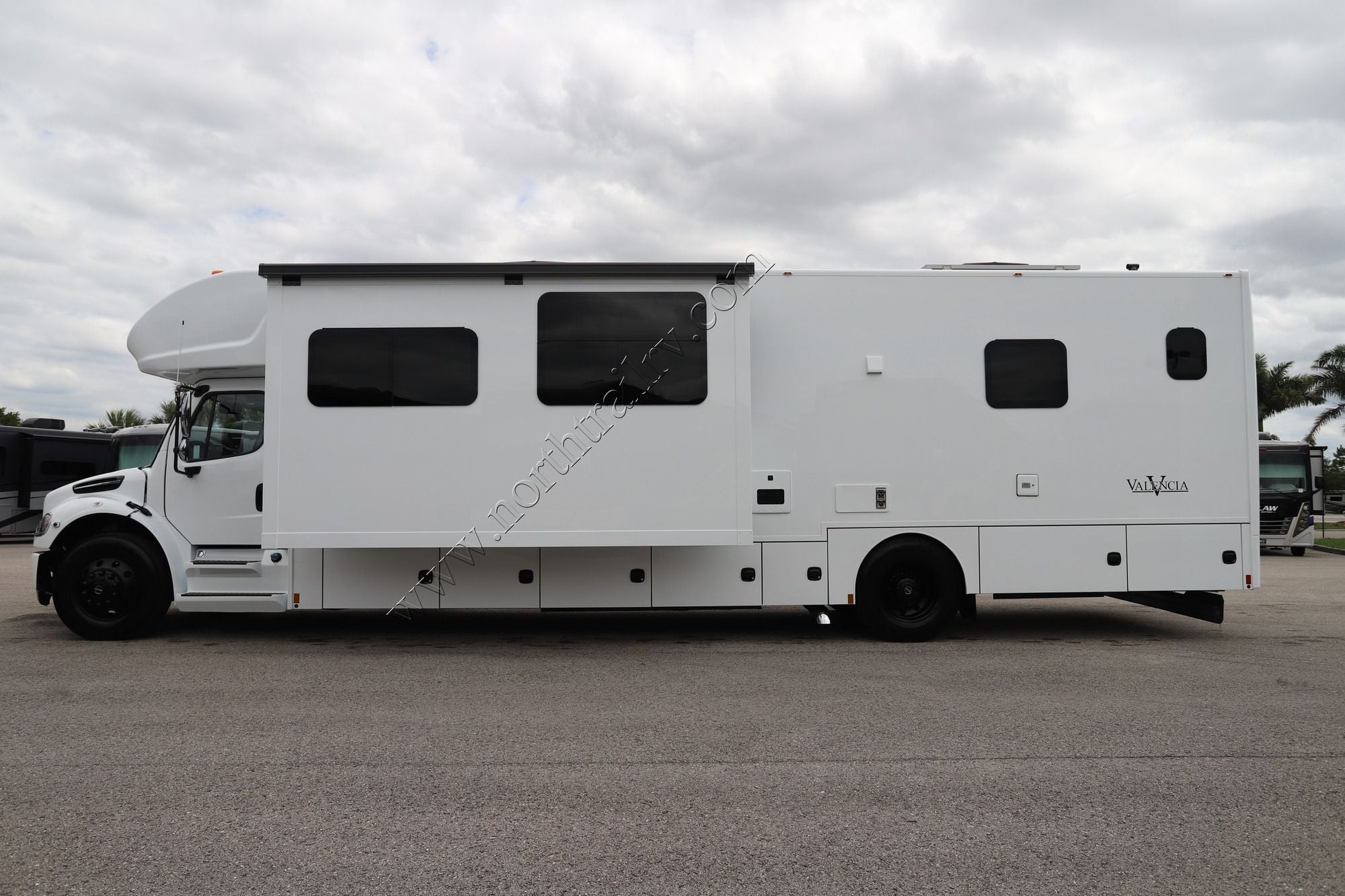 New 2027 Renegade Rv Valencia 39RB Super C  For Sale
