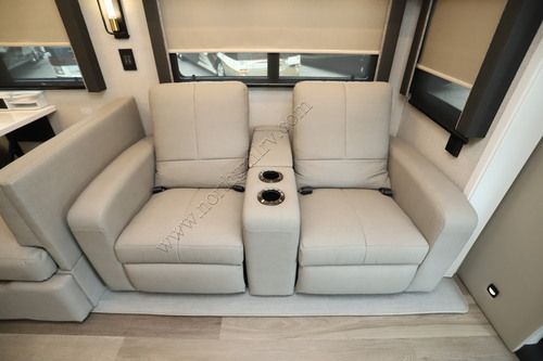2027 Renegade Rv Valencia 39RB