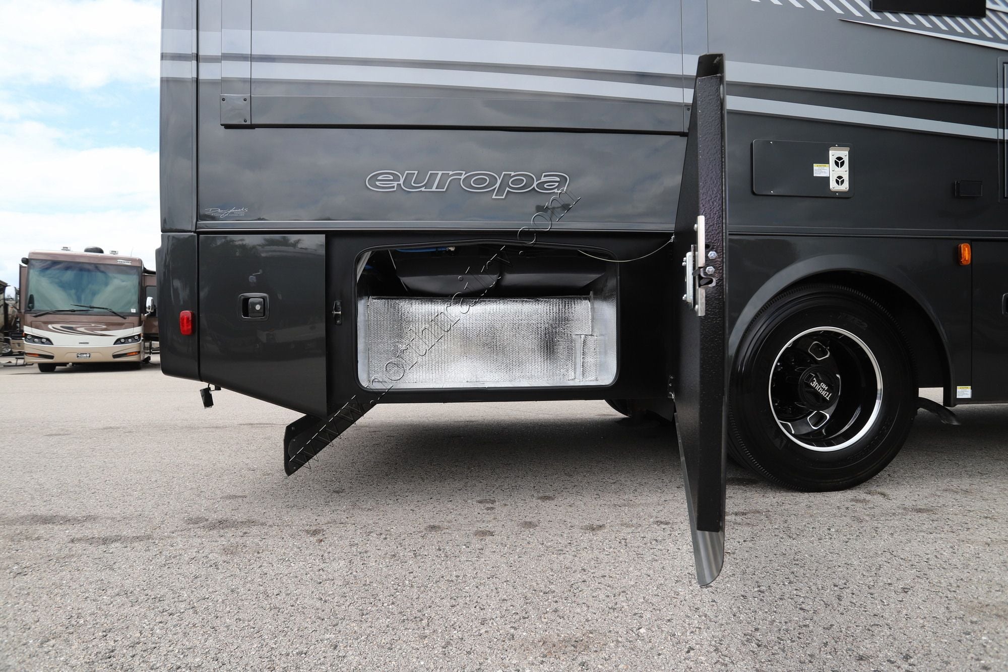 New 2026 Dynamax Europa 32KD Super C  For Sale