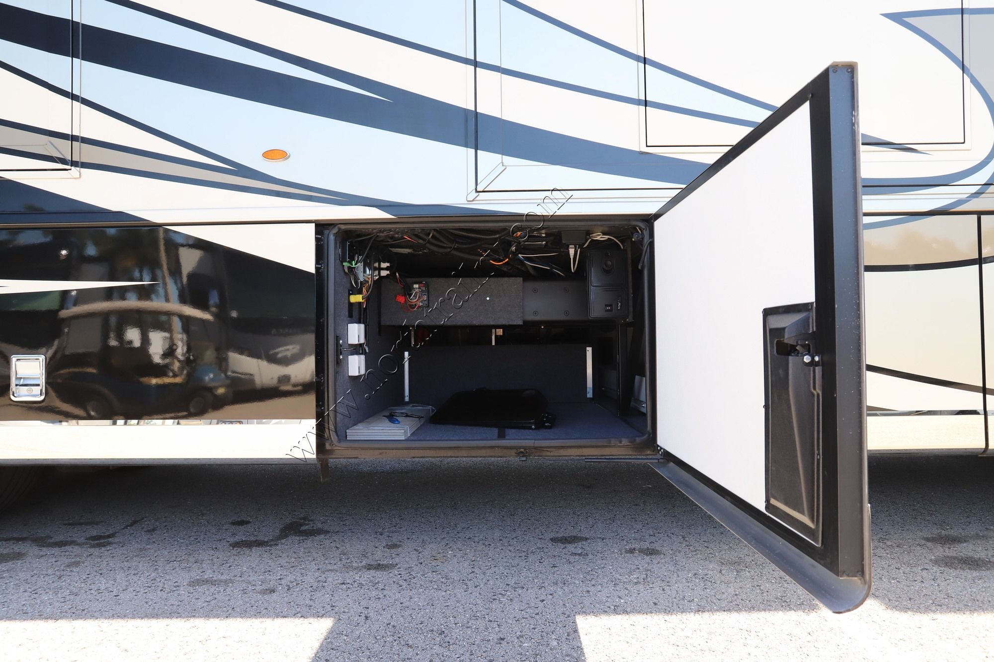 Used 2020 Newmar Dutch Star 4081 Class A  For Sale