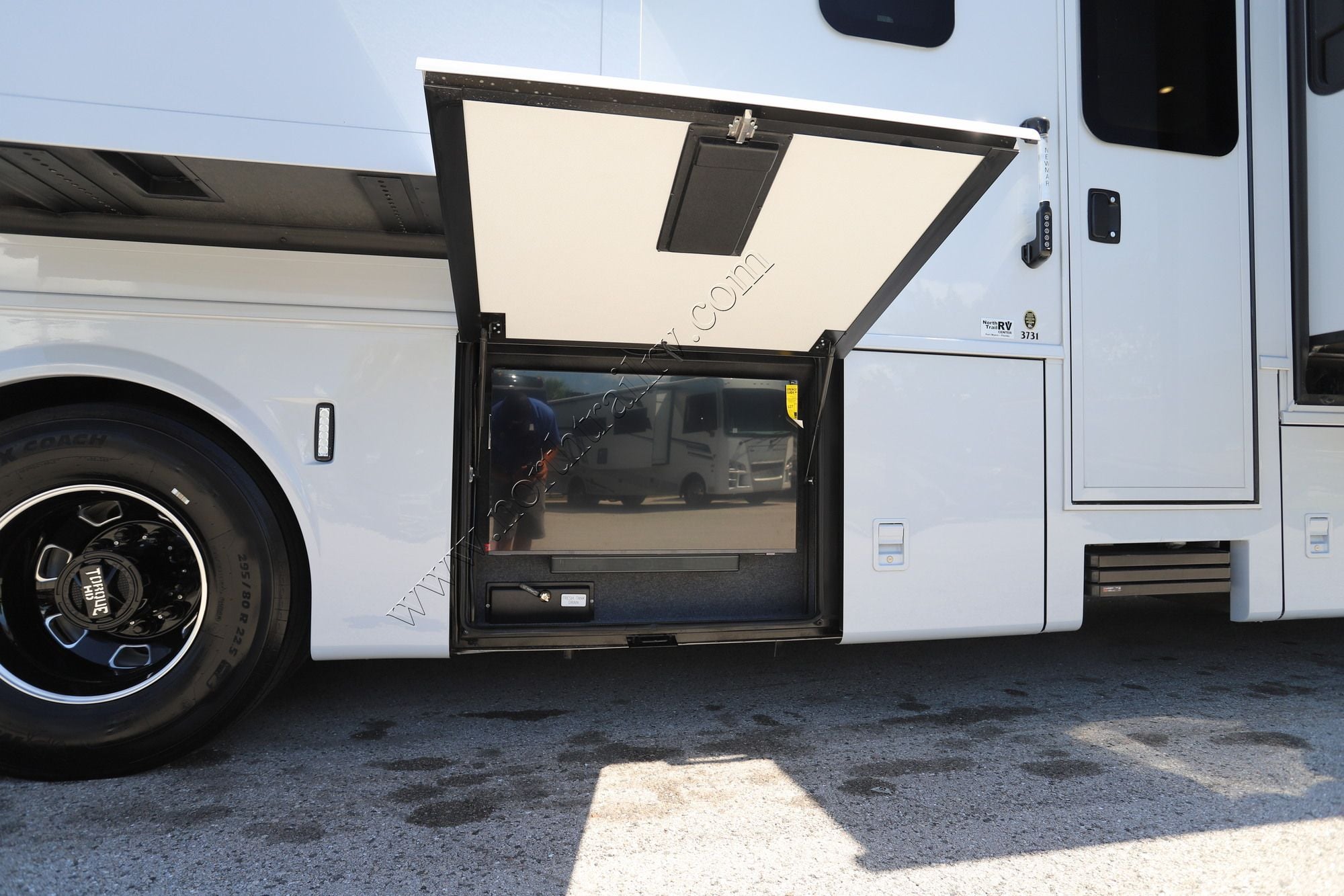 New 2027 Newmar Super Star 3731 Super C  For Sale