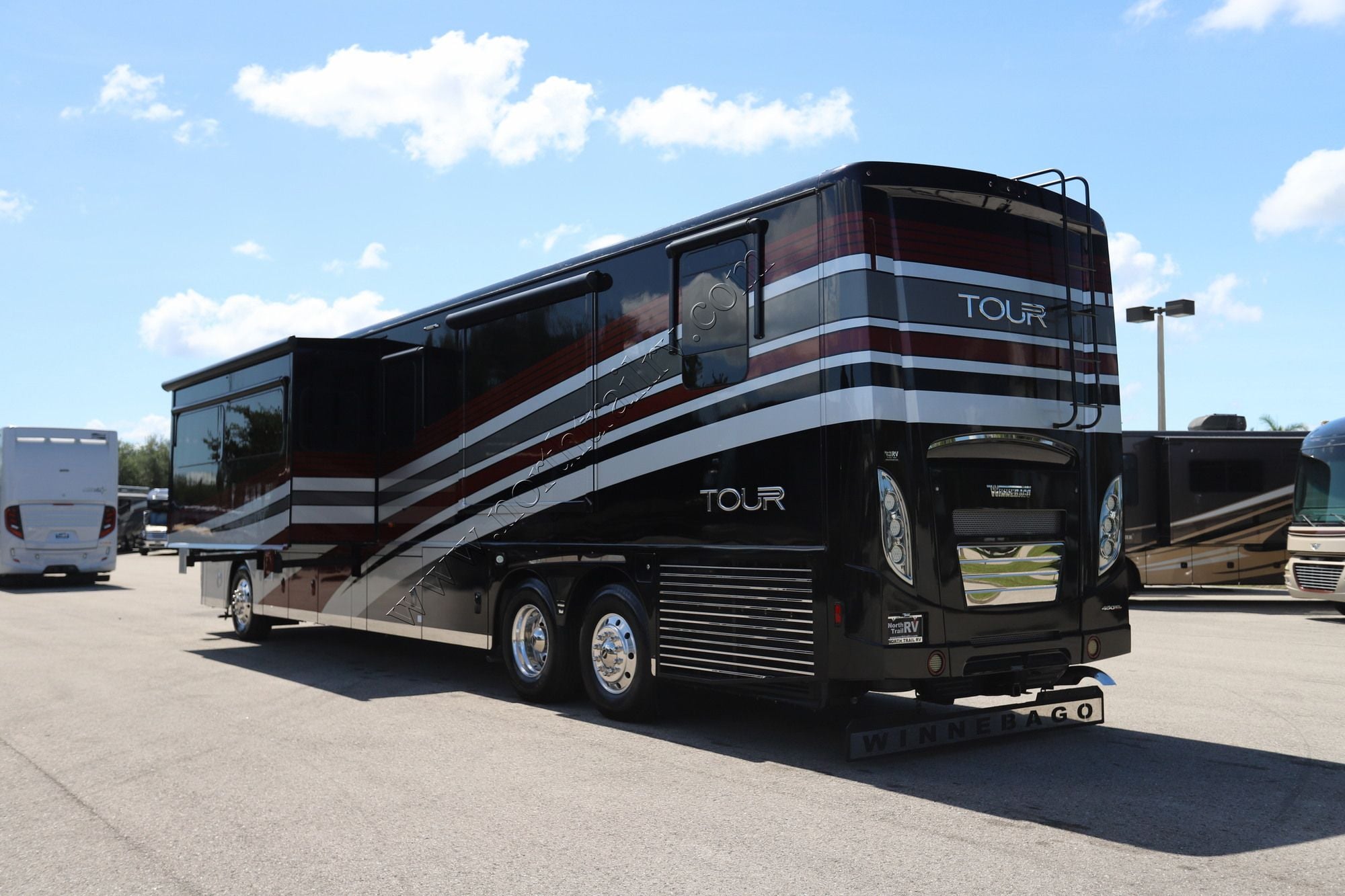 Used 2017 Winnebago Tour 45RD Class A  For Sale