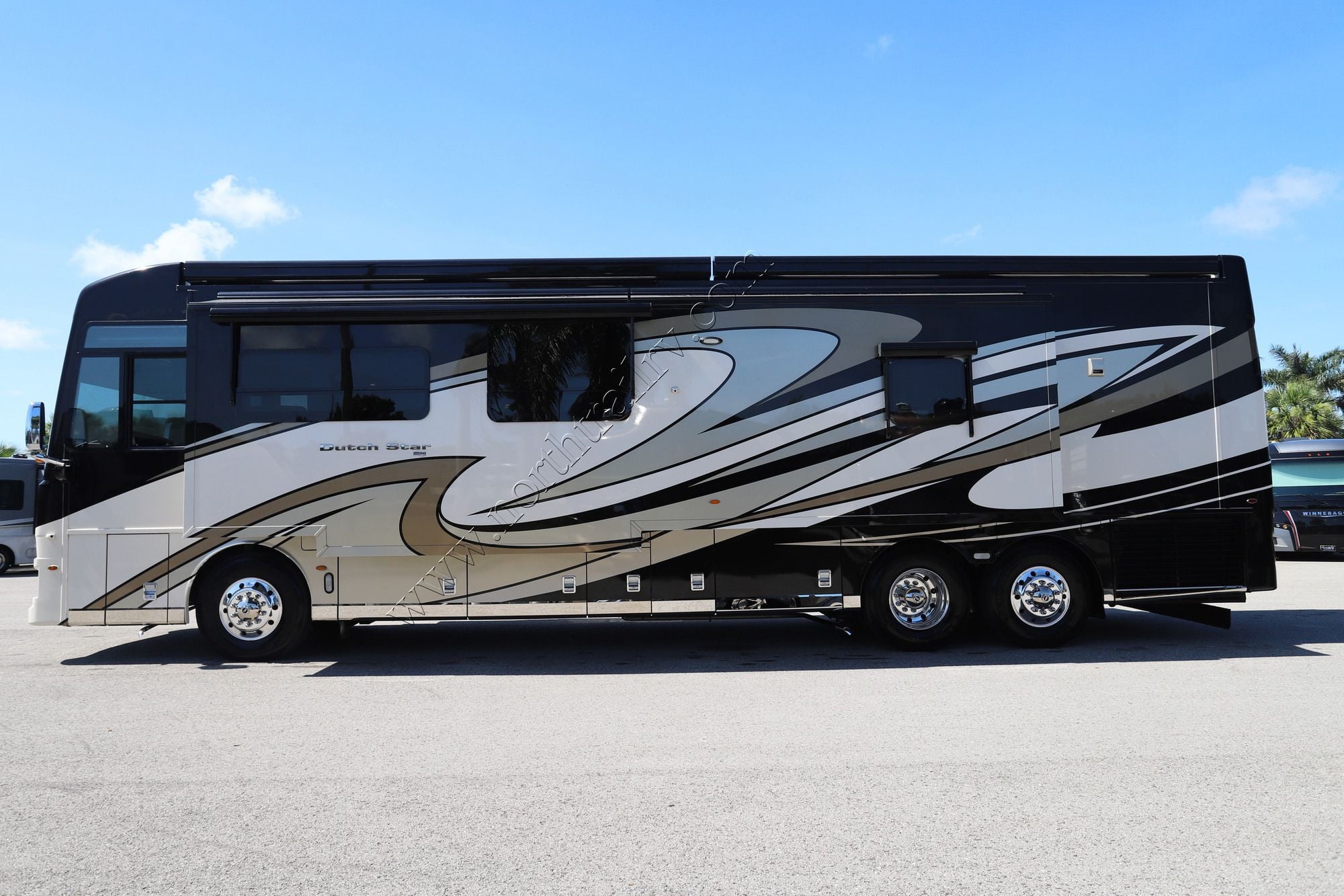 Used 2020 Newmar Dutch Star 4081 Class A  For Sale
