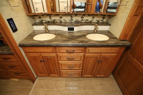 2017 Winnebago Tour 45RD Class A
