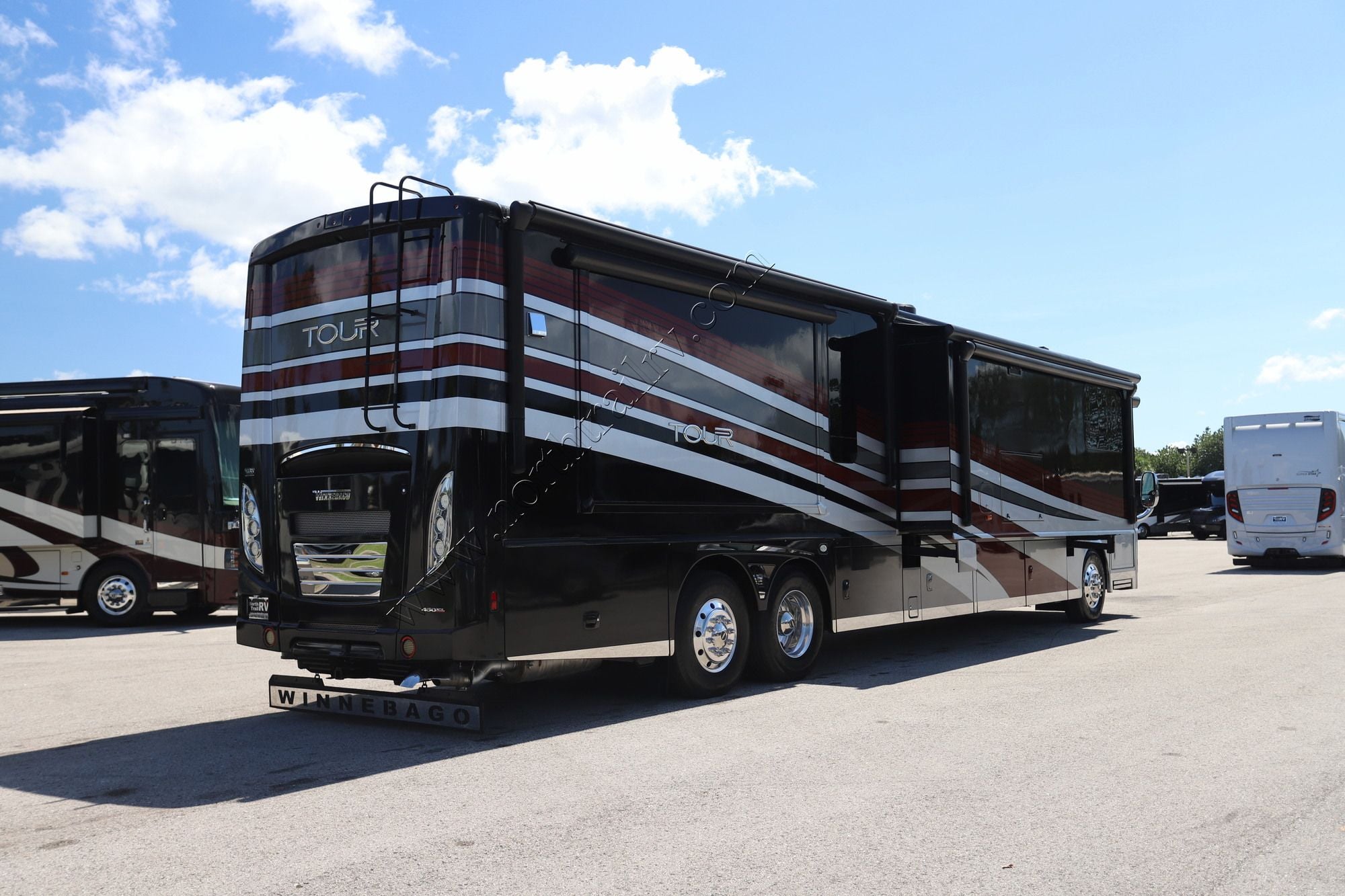 Used 2017 Winnebago Tour 45RD Class A  For Sale