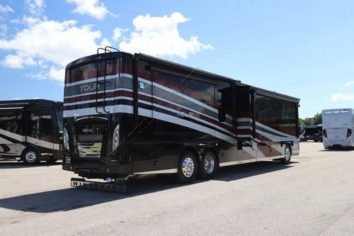 2017 Winnebago Tour 45RD Class A