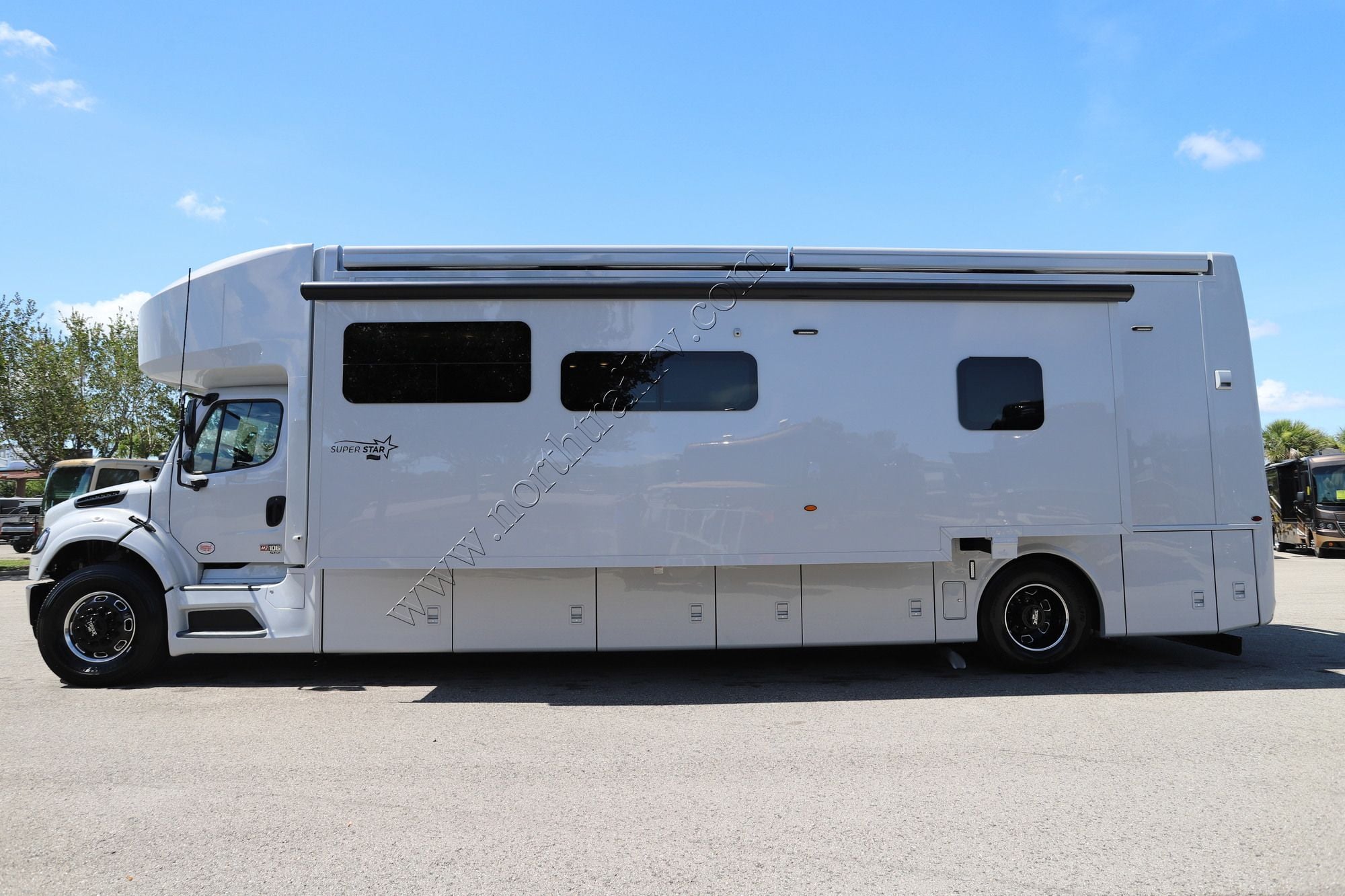 New 2027 Newmar Super Star 3731 Super C  For Sale