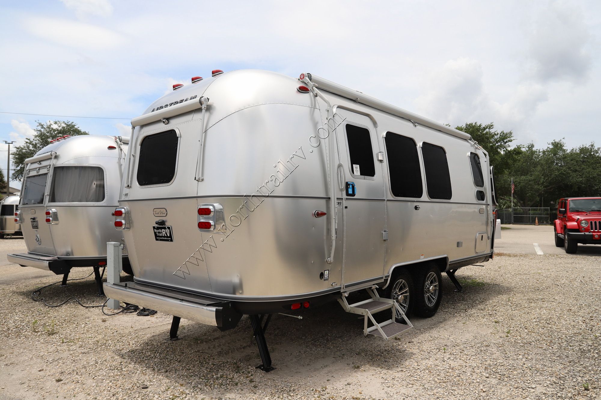 New 2026 Airstream Trade Wind 23FB Travel Trailer  For Sale