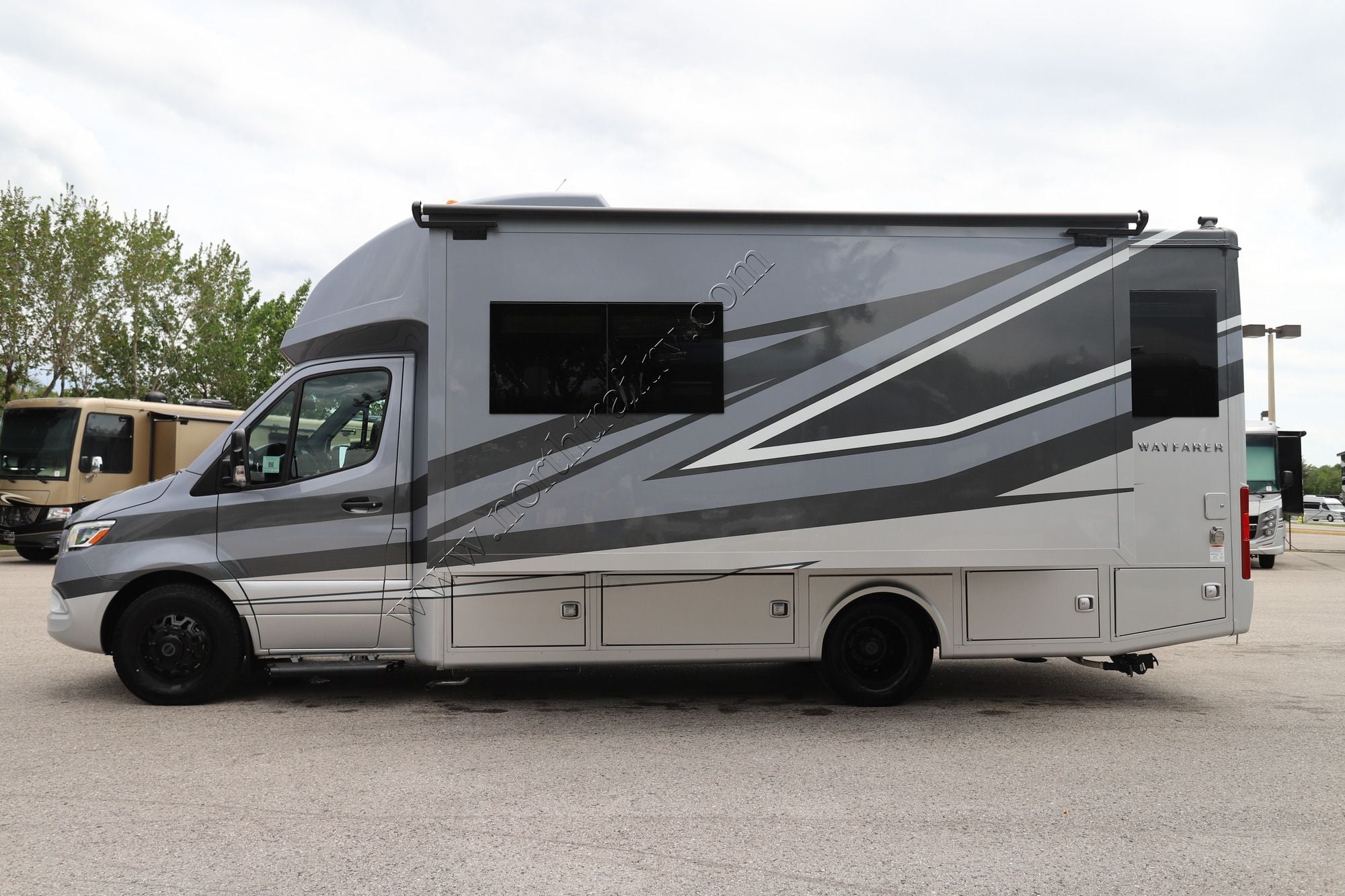 New 2027 Tiffin Motor Homes Wayfarer 25RW Class C  For Sale