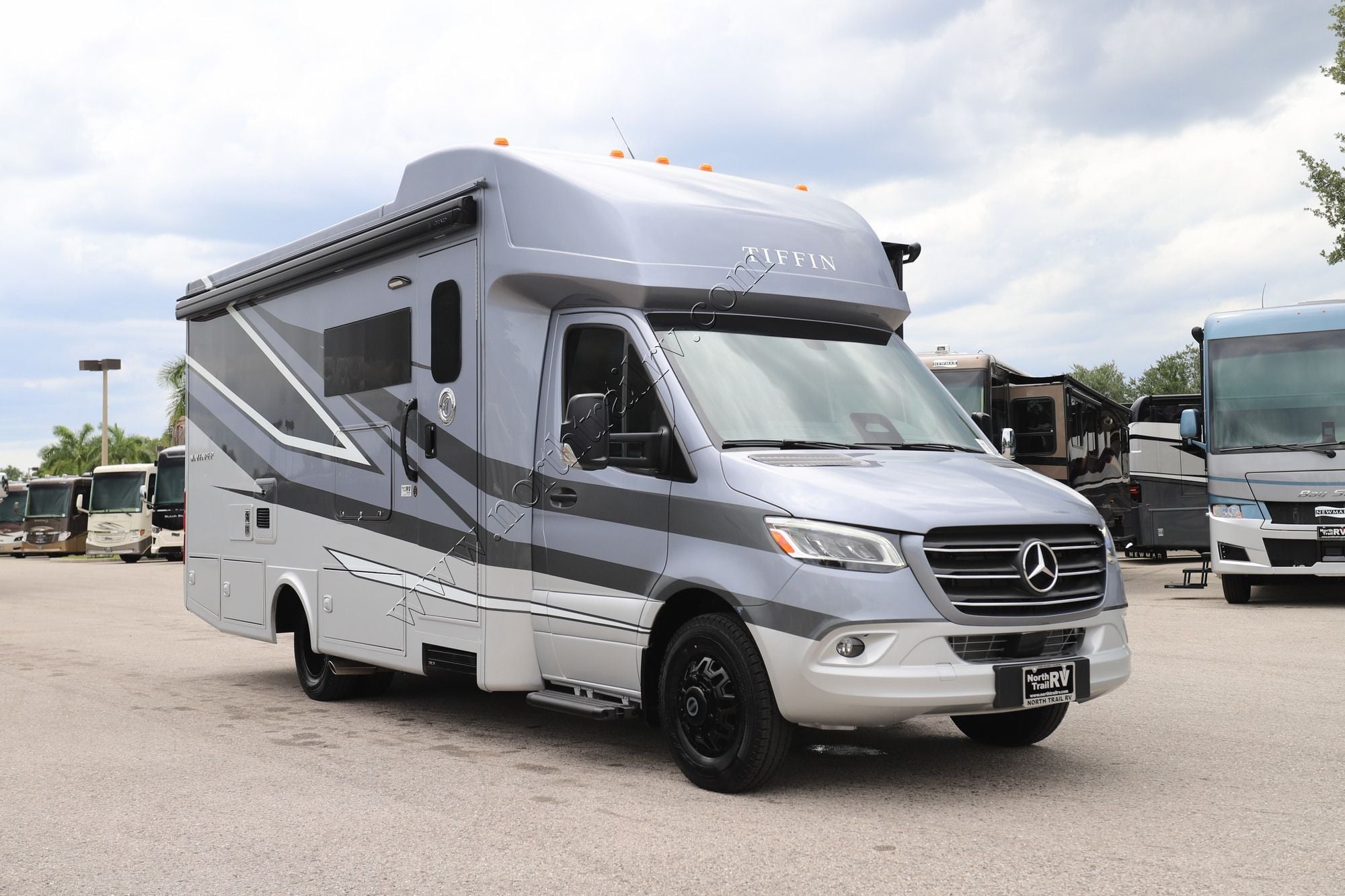 New 2027 Tiffin Motor Homes Wayfarer 25RW Class C  For Sale