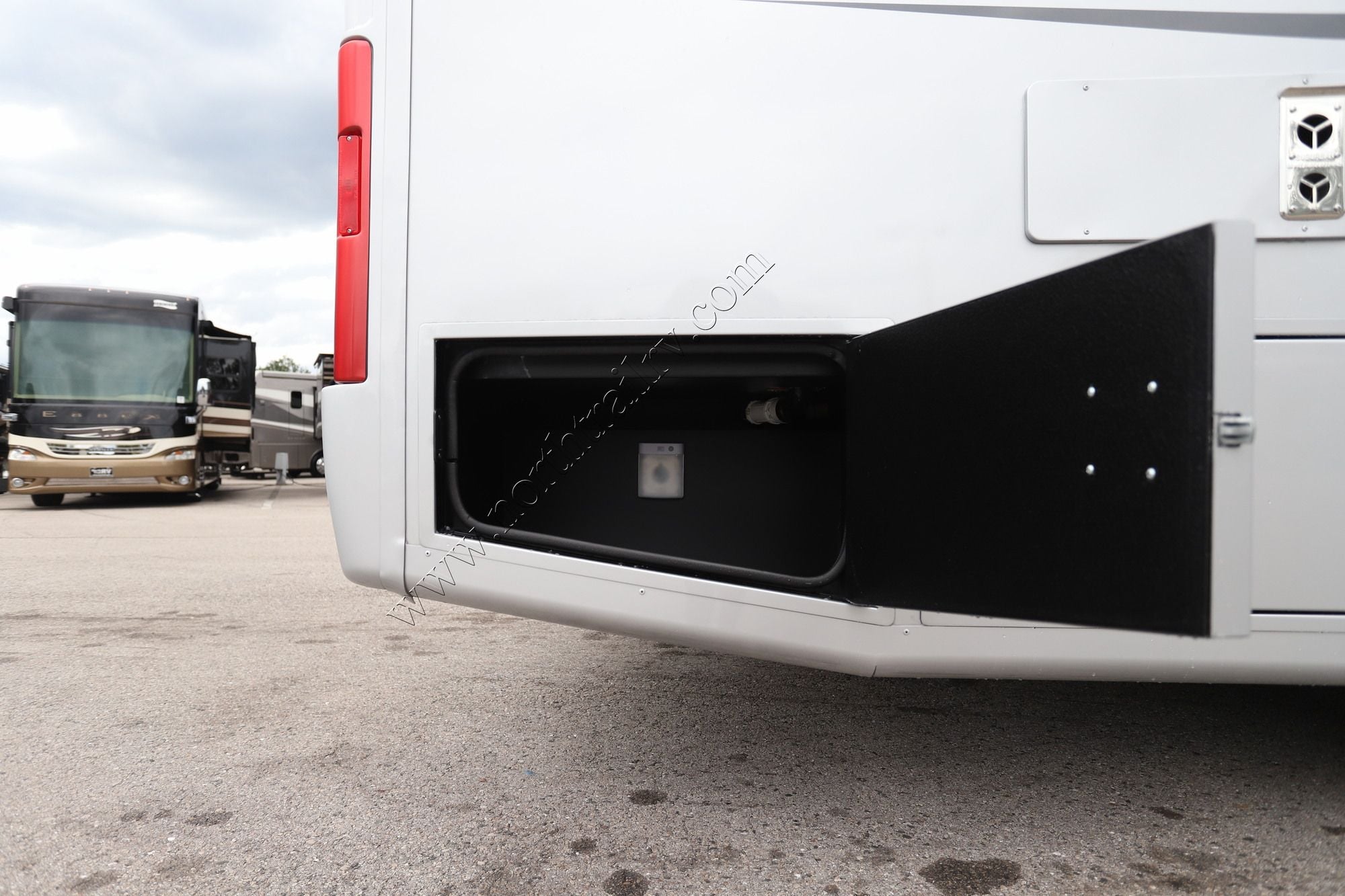 New 2027 Tiffin Motor Homes Wayfarer 25RW Class C  For Sale