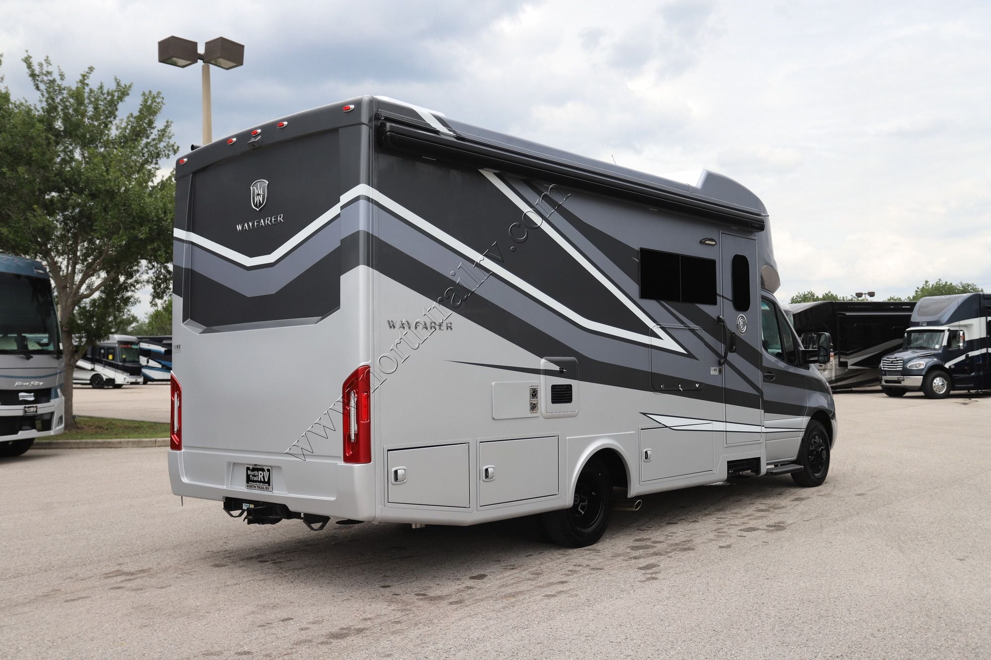 New 2027 Tiffin Motor Homes Wayfarer 25RW Class C  For Sale
