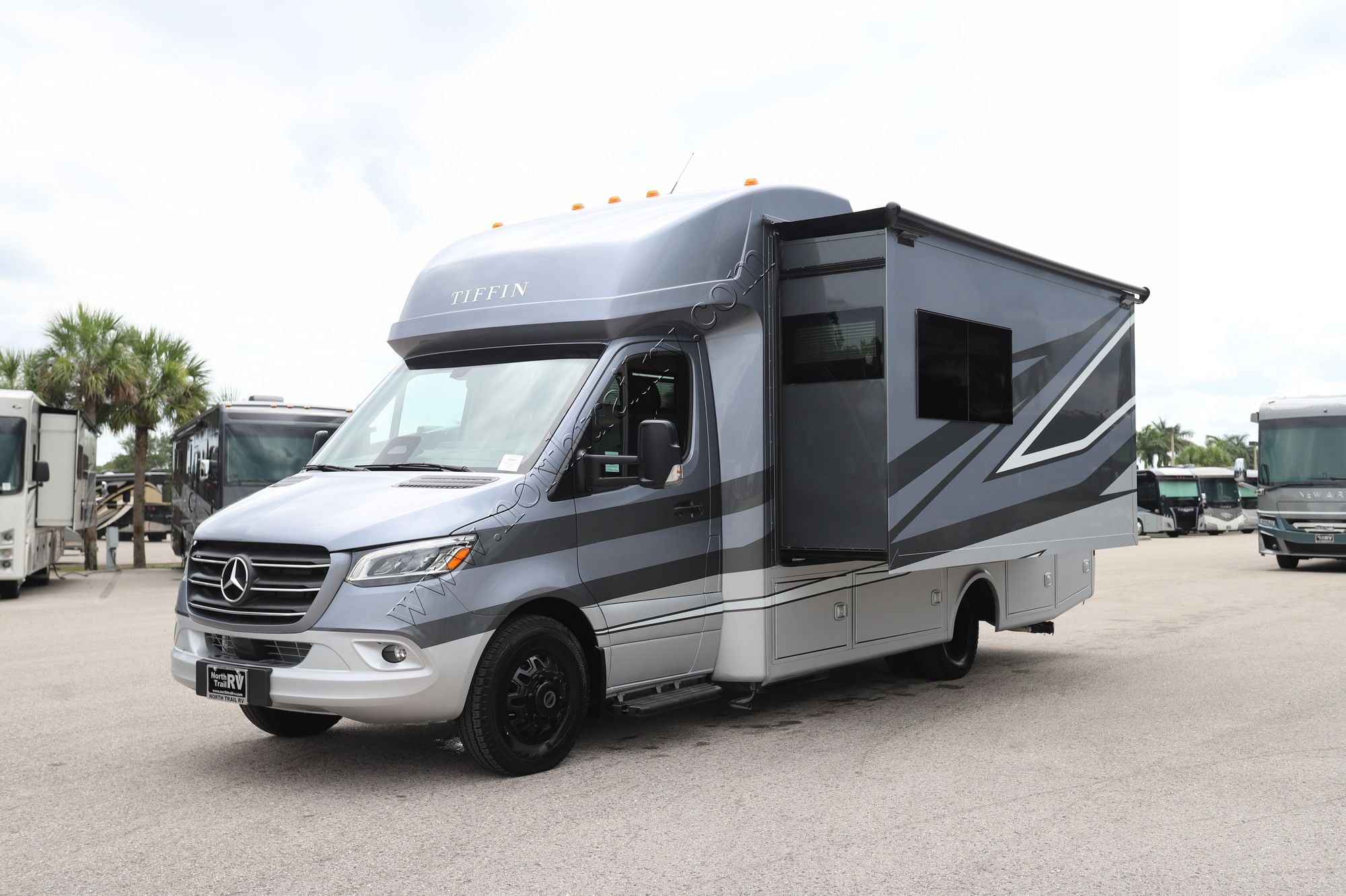 New 2027 Tiffin Motor Homes Wayfarer 25RW Class C  For Sale