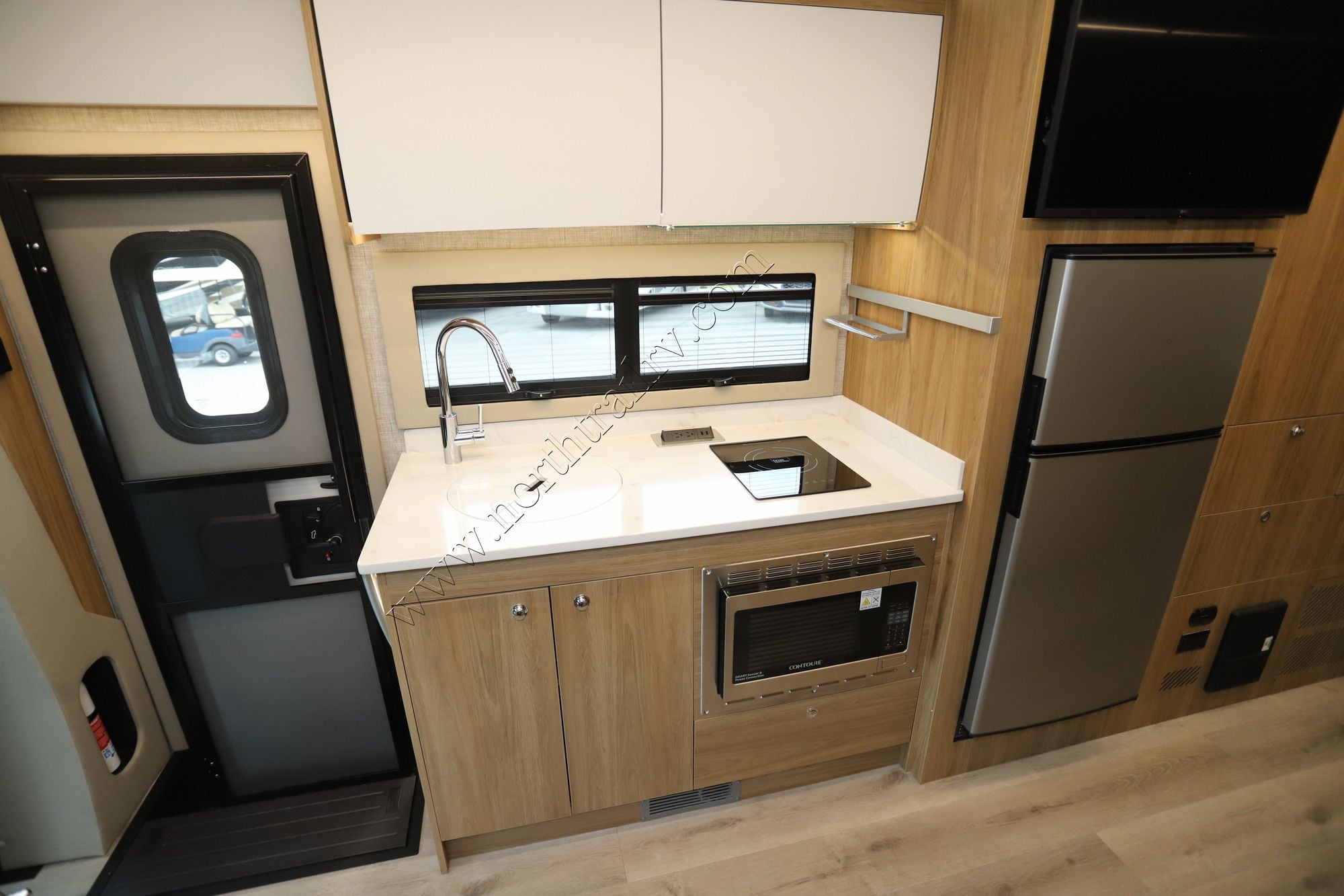 New 2027 Tiffin Motor Homes Wayfarer 25RW Class C  For Sale