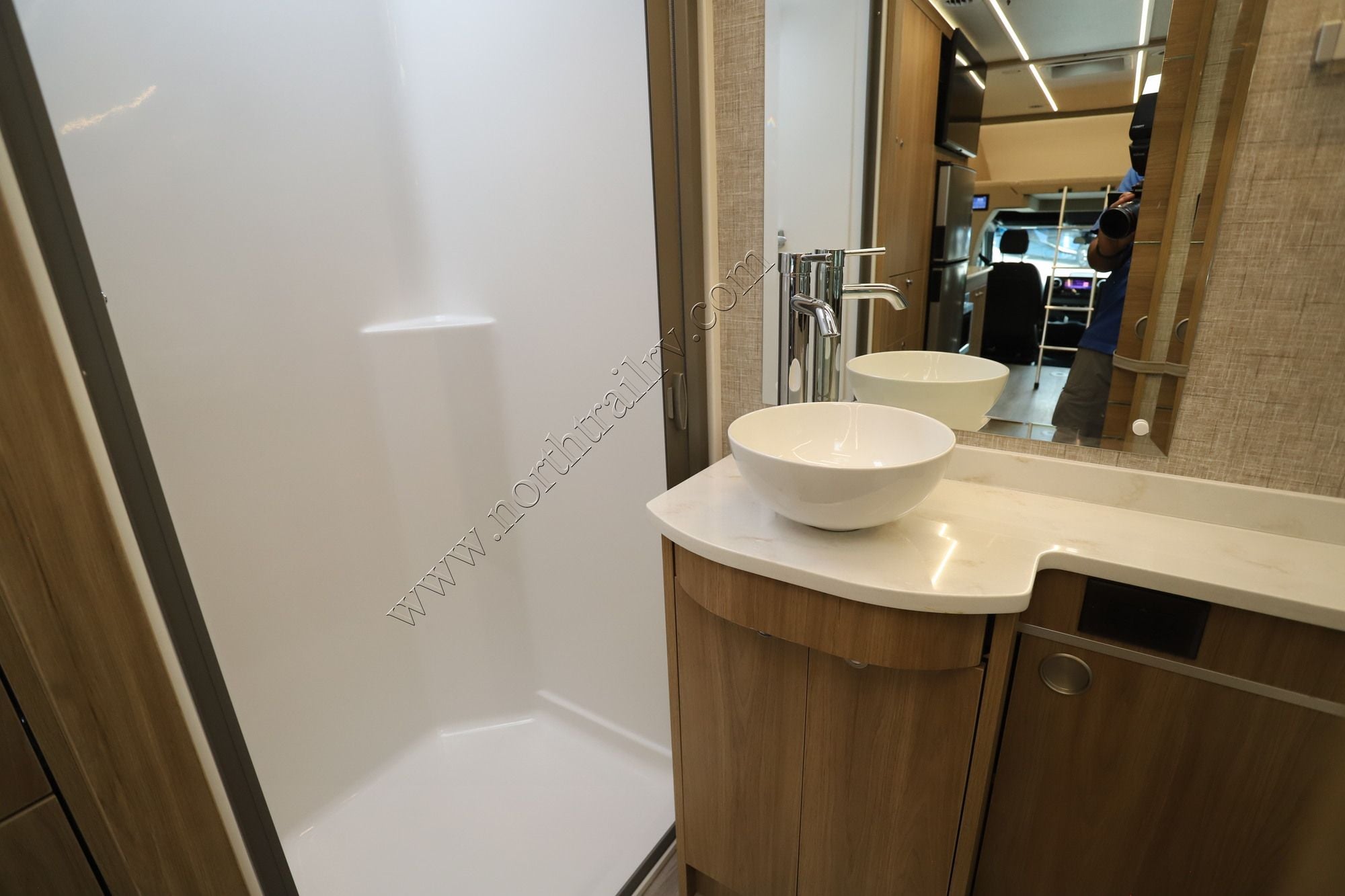 New 2027 Tiffin Motor Homes Wayfarer 25RW Class C  For Sale