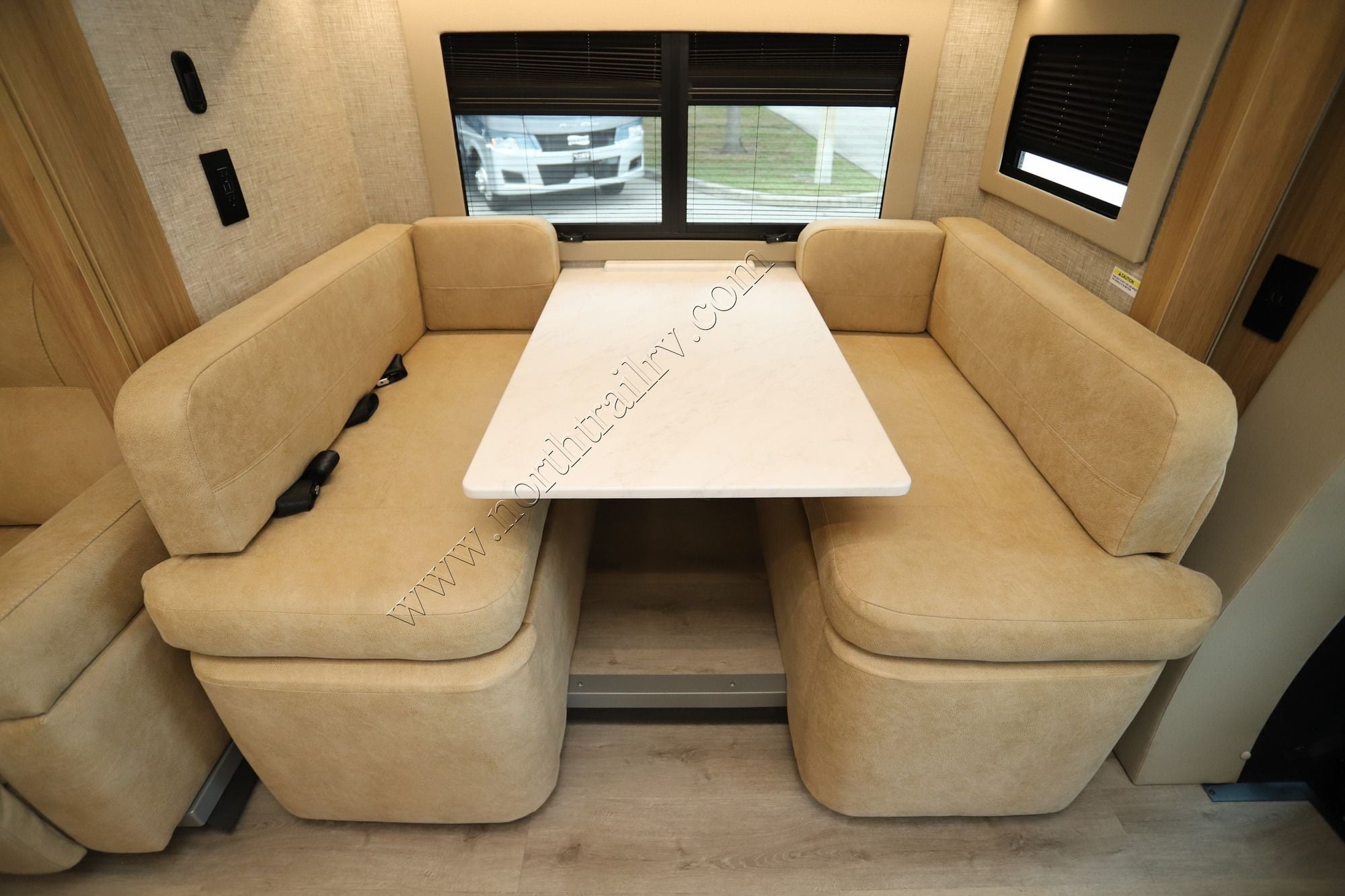 New 2027 Tiffin Motor Homes Wayfarer 25RW Class C  For Sale
