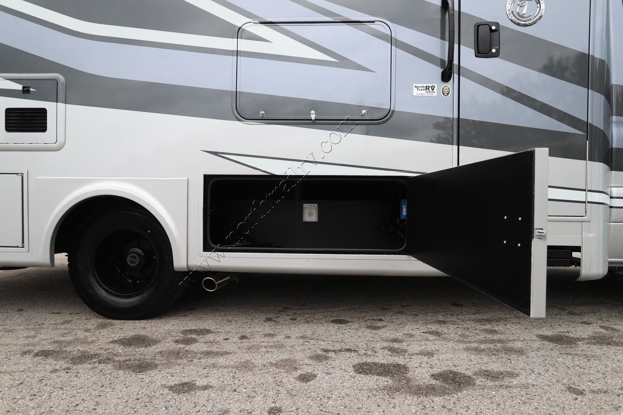 New 2027 Tiffin Motor Homes Wayfarer 25RW Class C  For Sale